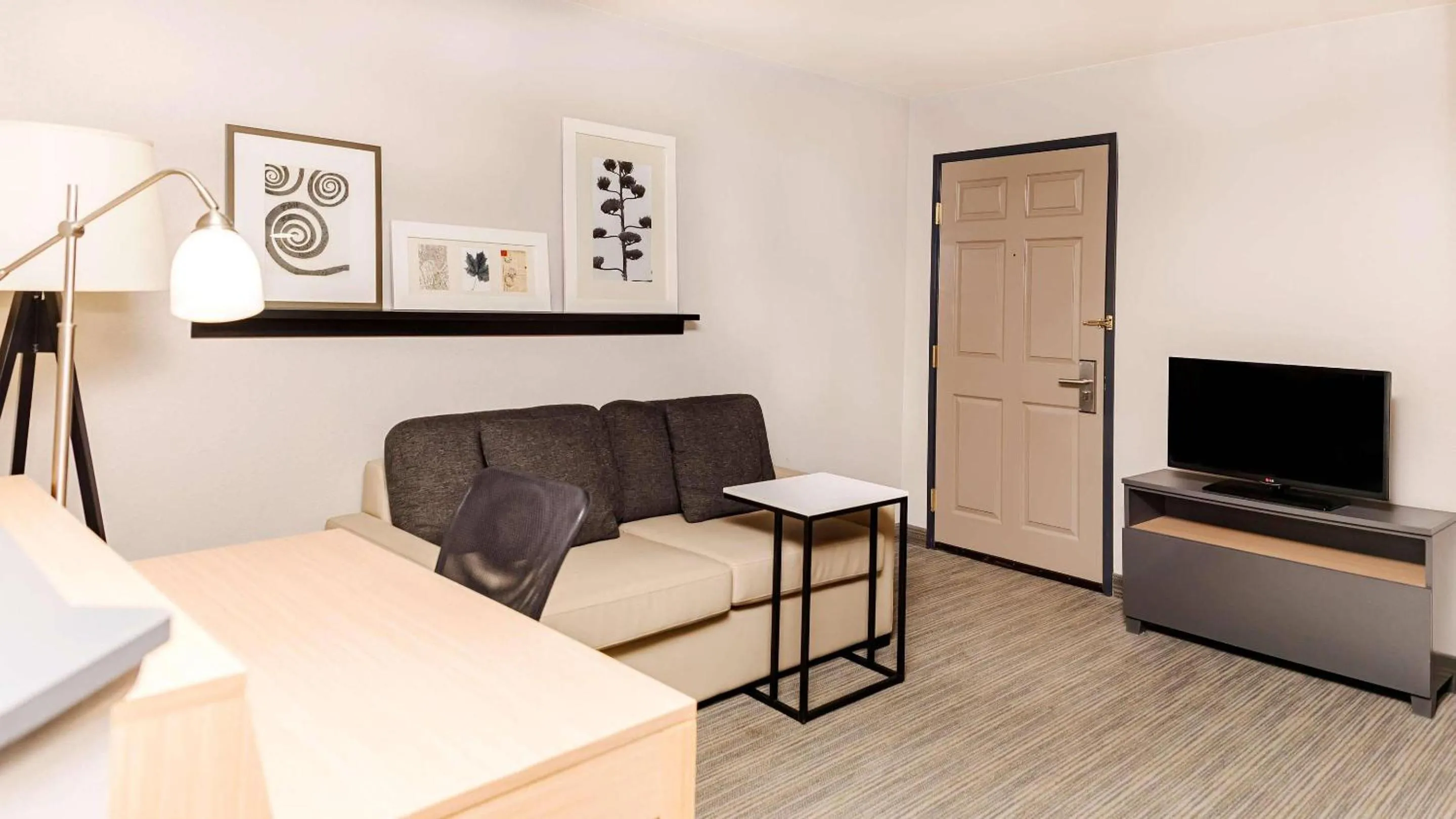 Bedroom in Country Inn & Suites by Radisson, Appleton Airport - Fox River Mall Area