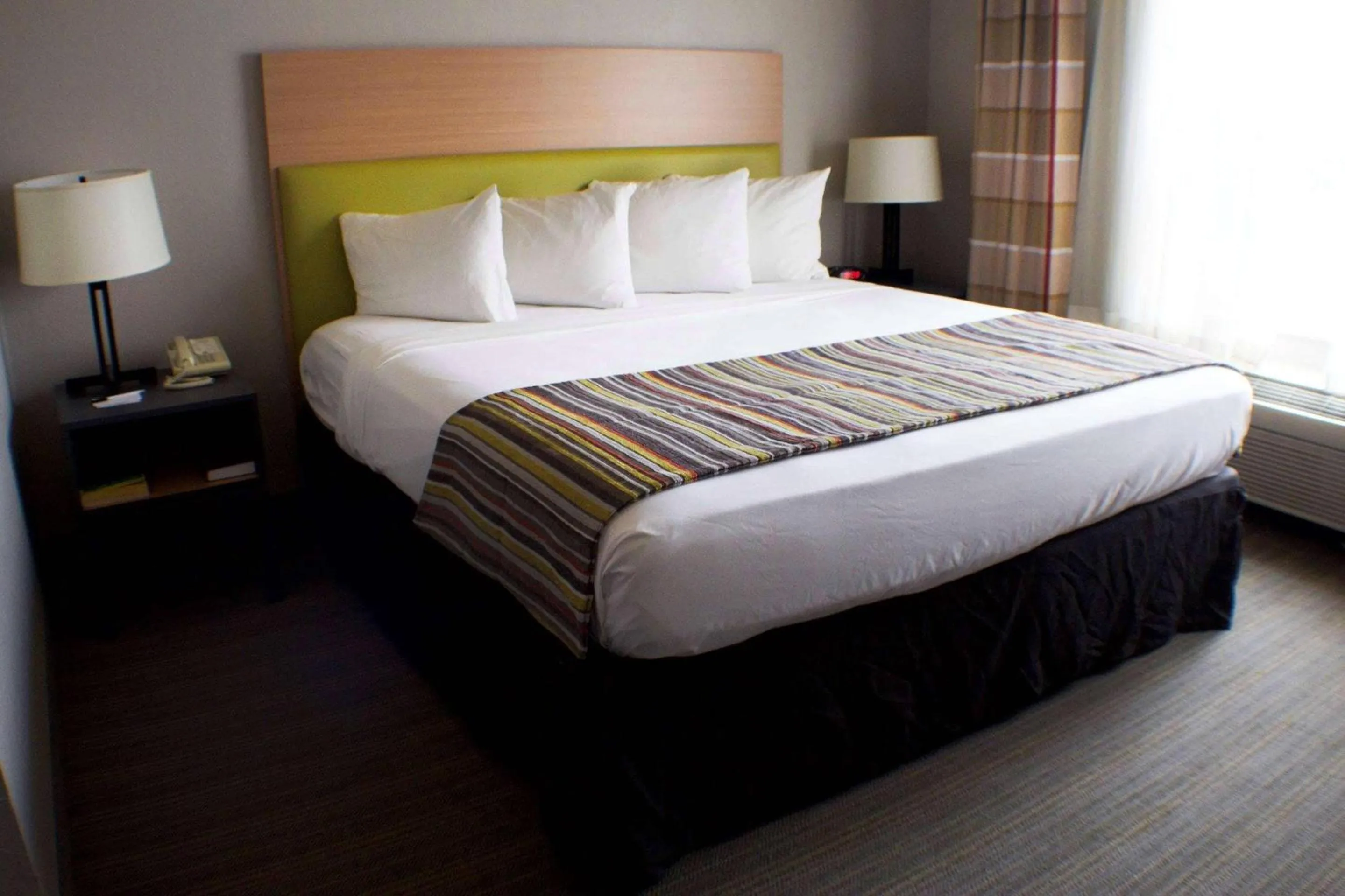 Bedroom, Bed in Country Inn & Suites by Radisson, Appleton Airport - Fox River Mall Area