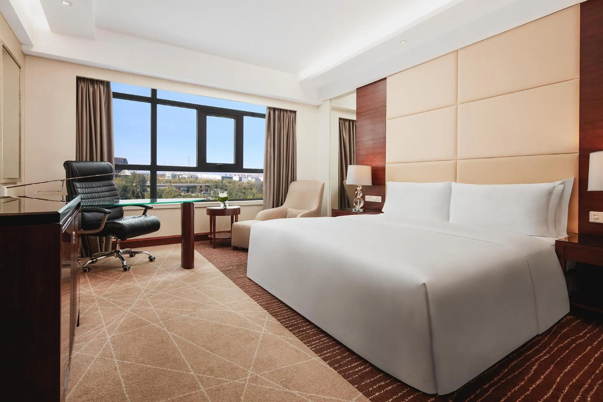 Standard Room in Crowne Plaza Beijing International Airport by IHG