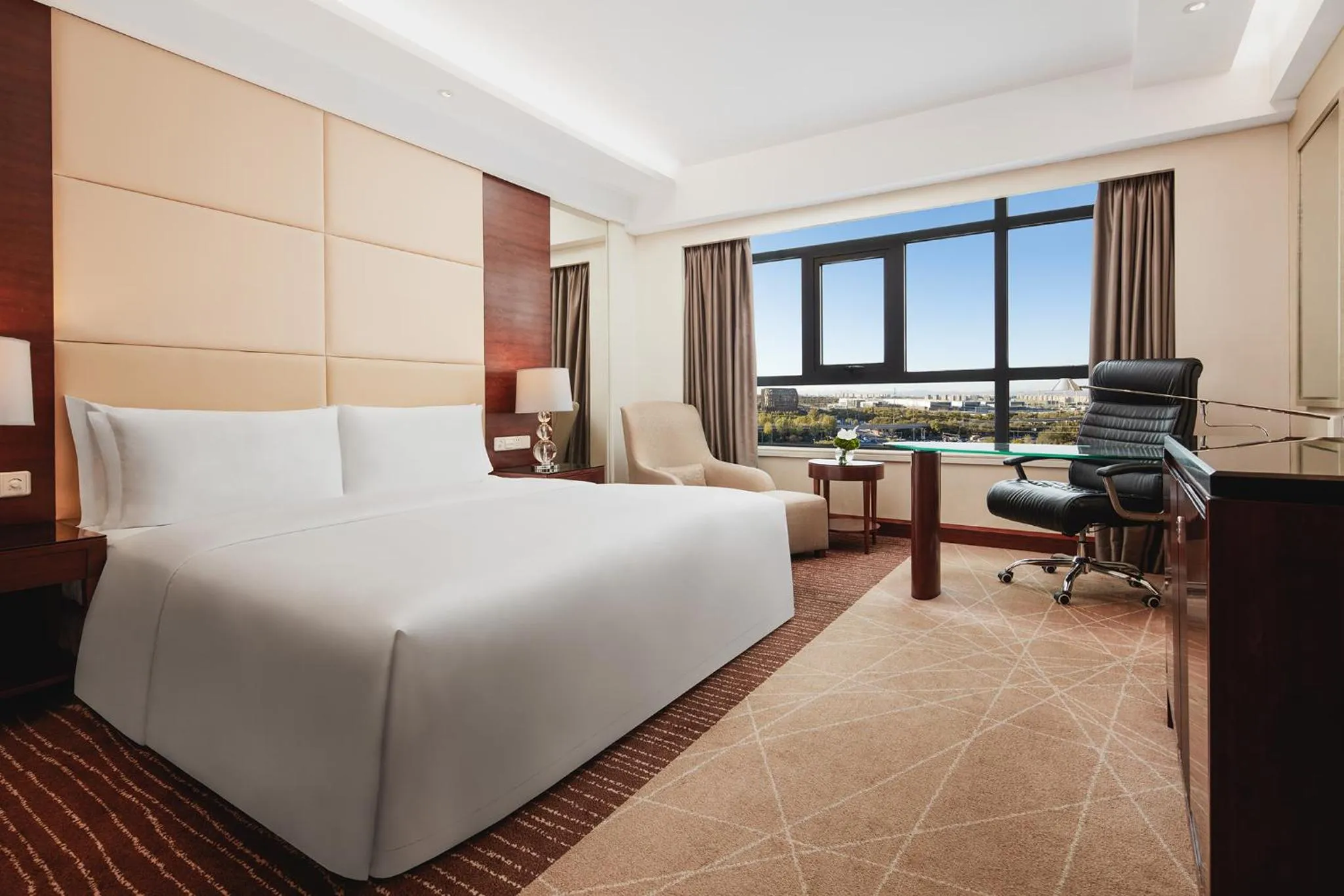 Premium Twin Room in Crowne Plaza Beijing International Airport by IHG