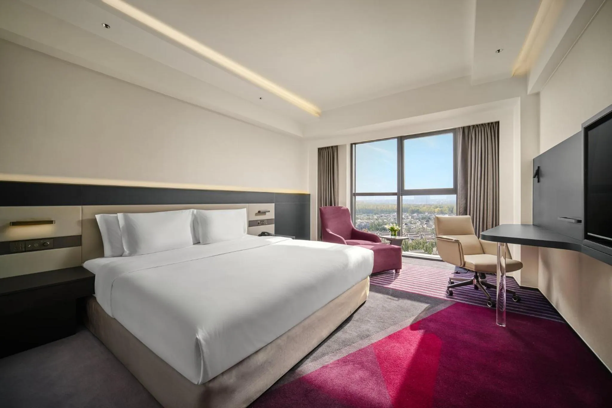 Photo of the whole room, Bed in Crowne Plaza Beijing International Airport by IHG