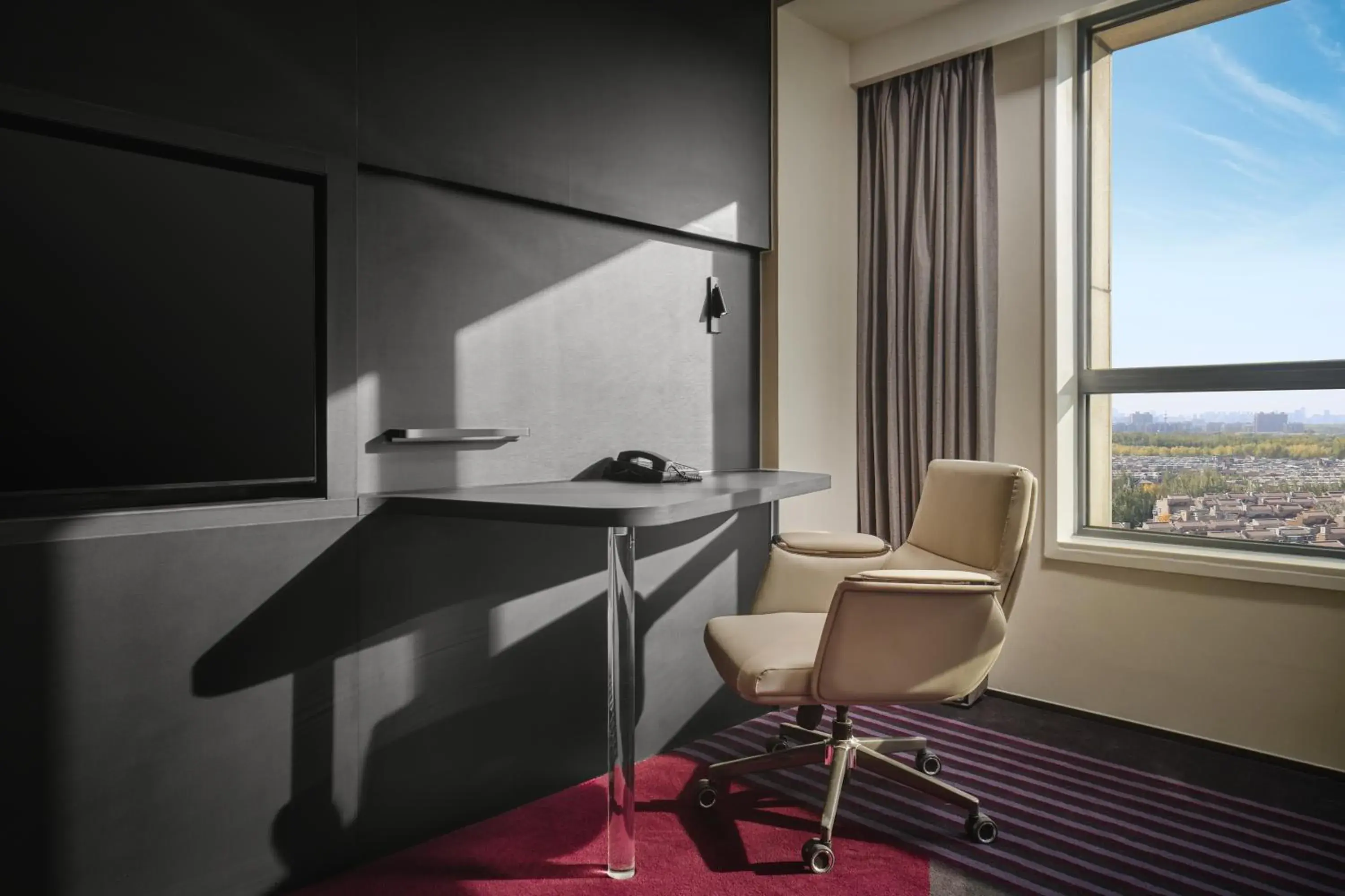 Premium King Room in Crowne Plaza Beijing International Airport by IHG Premium King Room in Crowne Plaza Beijing International Airport by IHG
