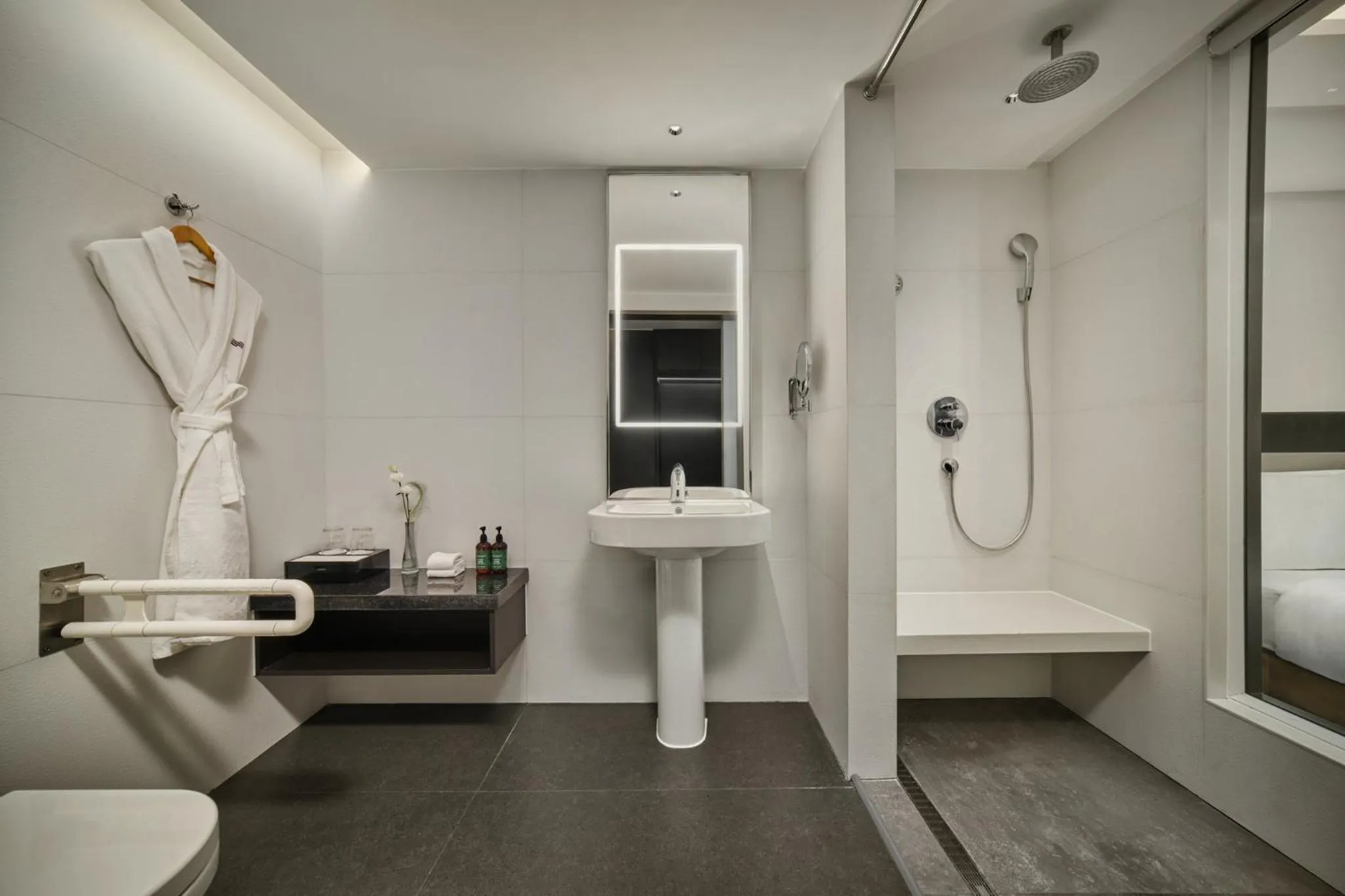 Bathroom in Crowne Plaza Beijing International Airport by IHG