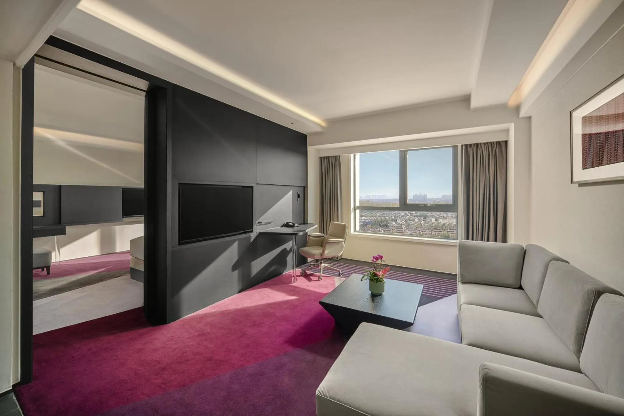 Photo of the whole room, Bed in Crowne Plaza Beijing International Airport by IHG