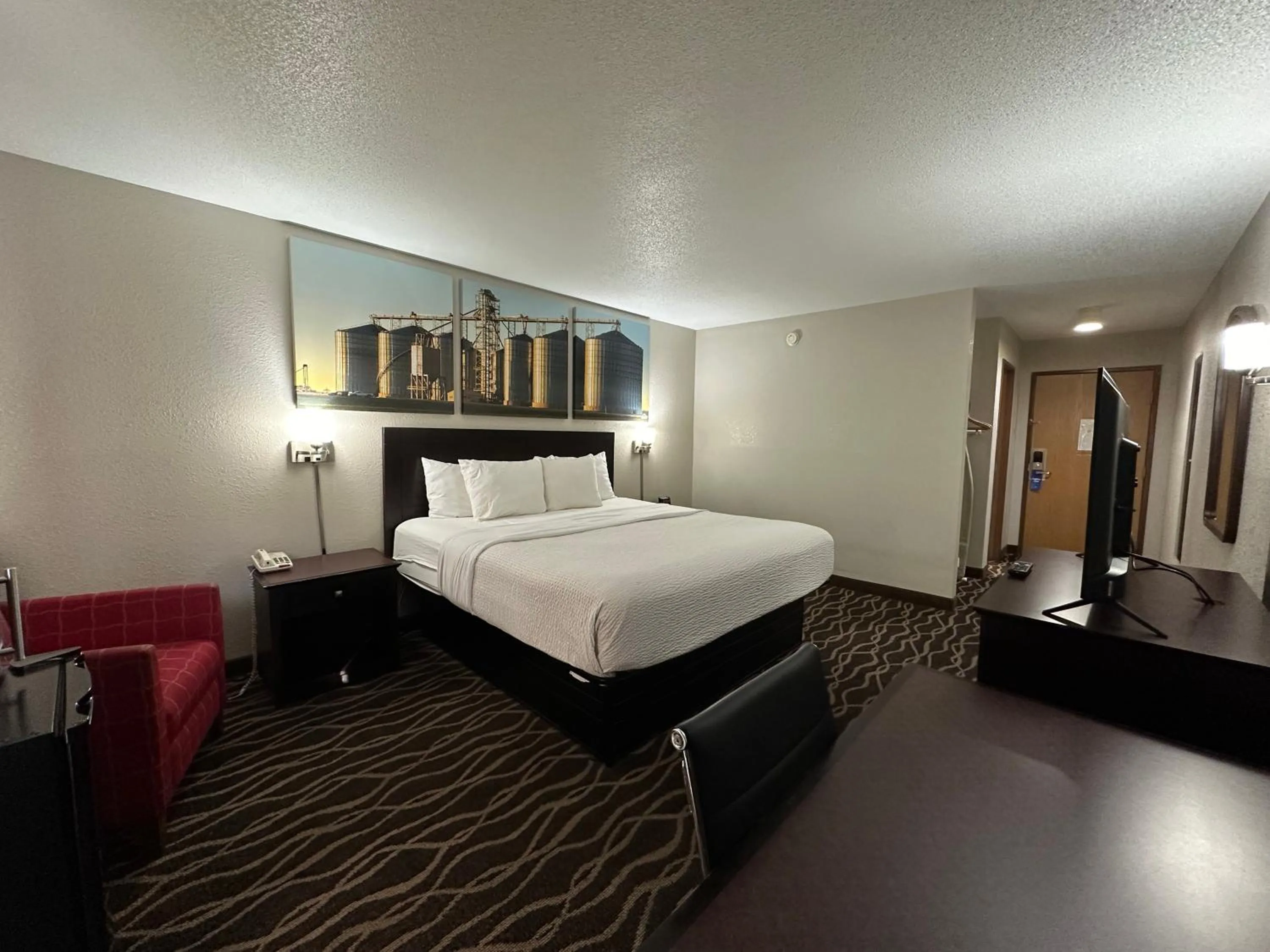 Bed in Days Inn & Suites by Wyndham Casey