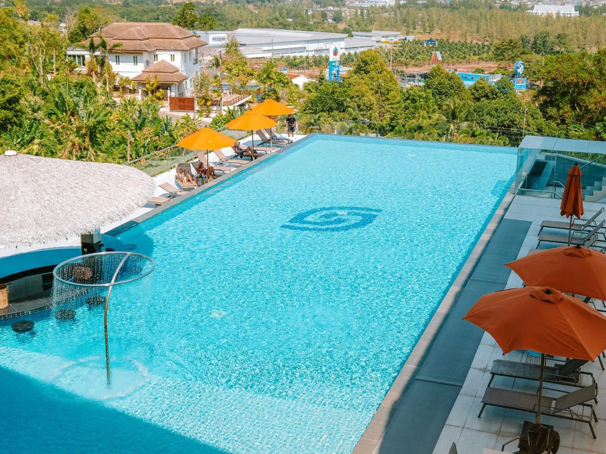 Swimming pool in Hilltop Wellness Resort
