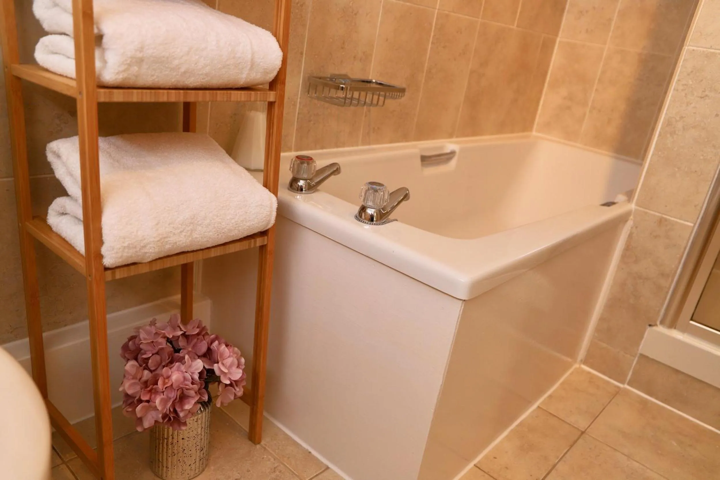 Bathroom in Bakers Cottage