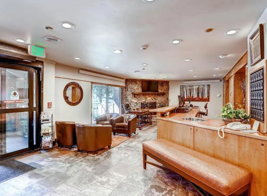 Lobby or reception in GetAways at Falcon Point Resort