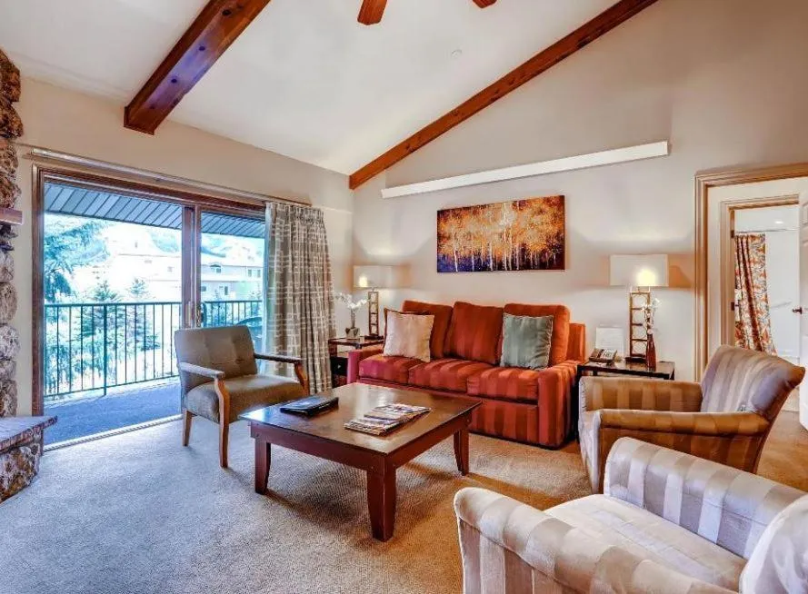 Living room in GetAways at Falcon Point Resort