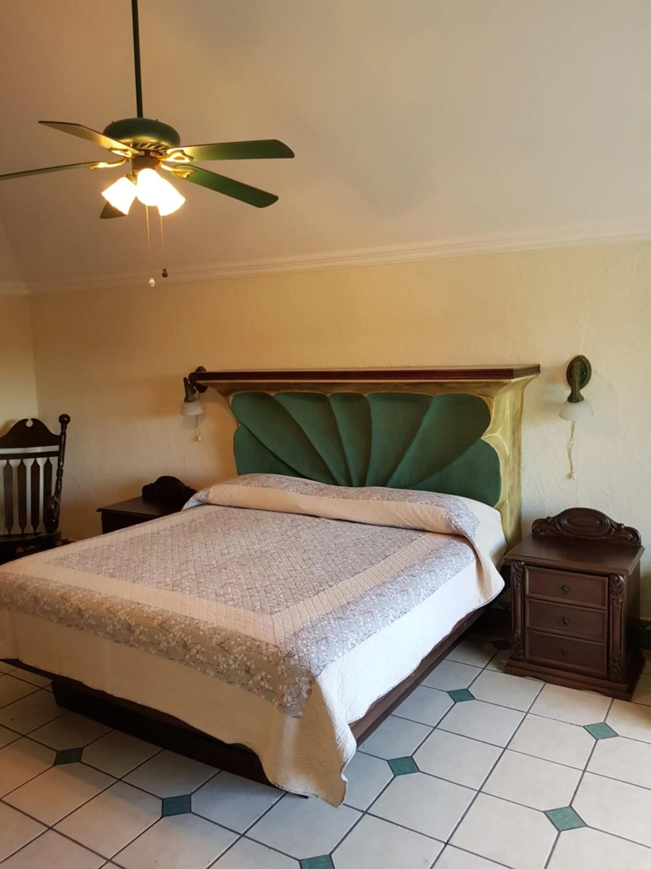 Bed in Aurora Express