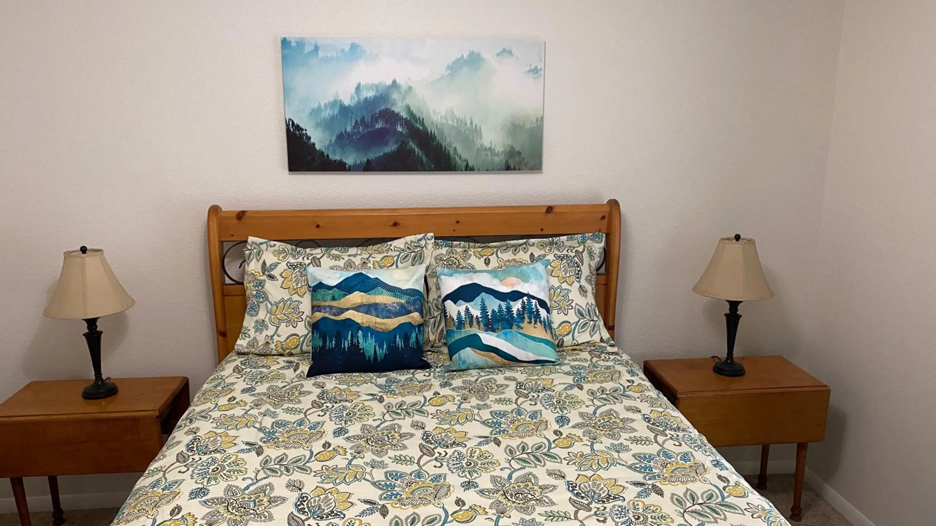 Bed in Villa Alta Vista at Yosemite- Stunning Views and Game Room