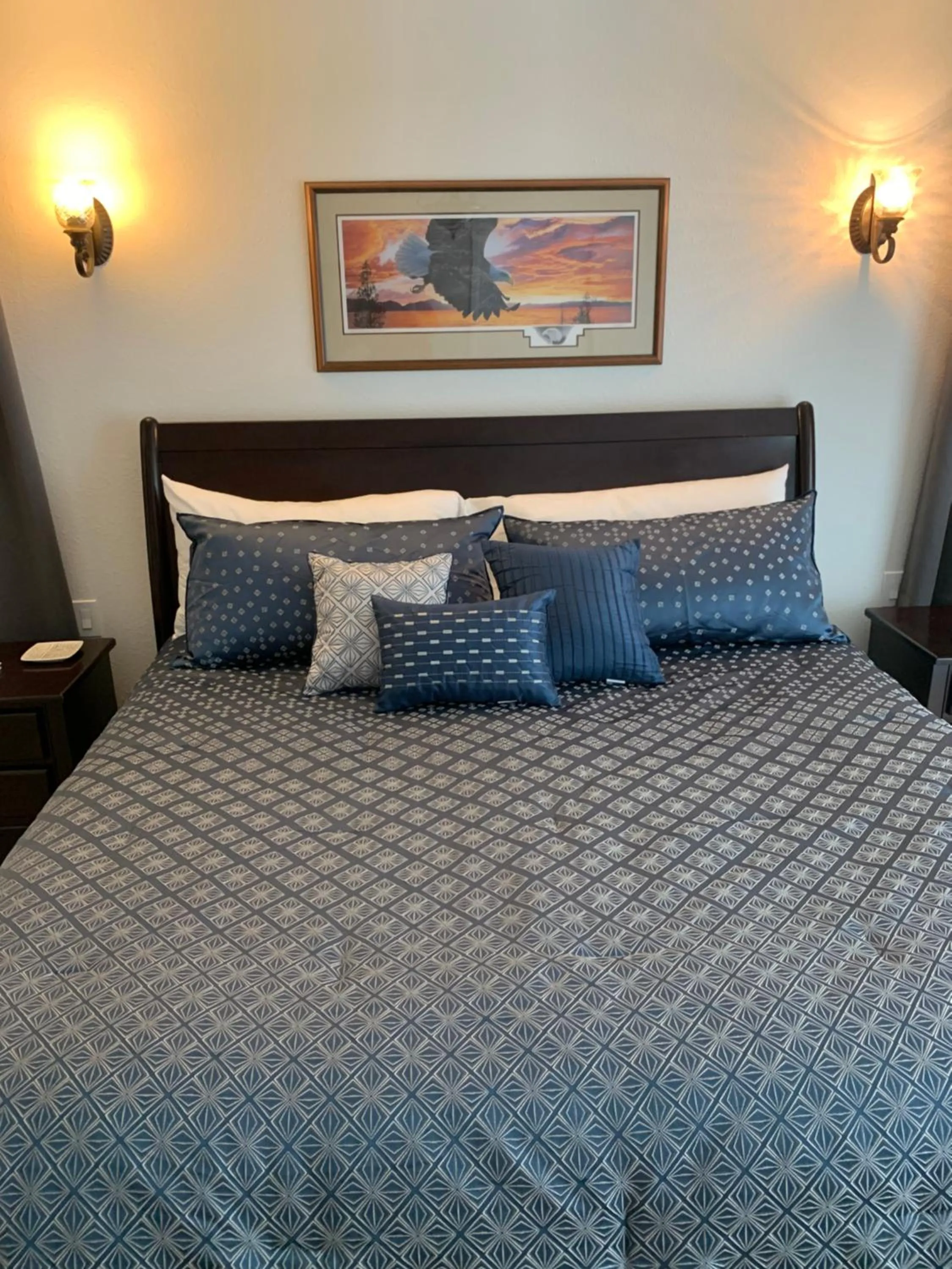 Bed in Villa Alta Vista at Yosemite- Stunning Views and Game Room