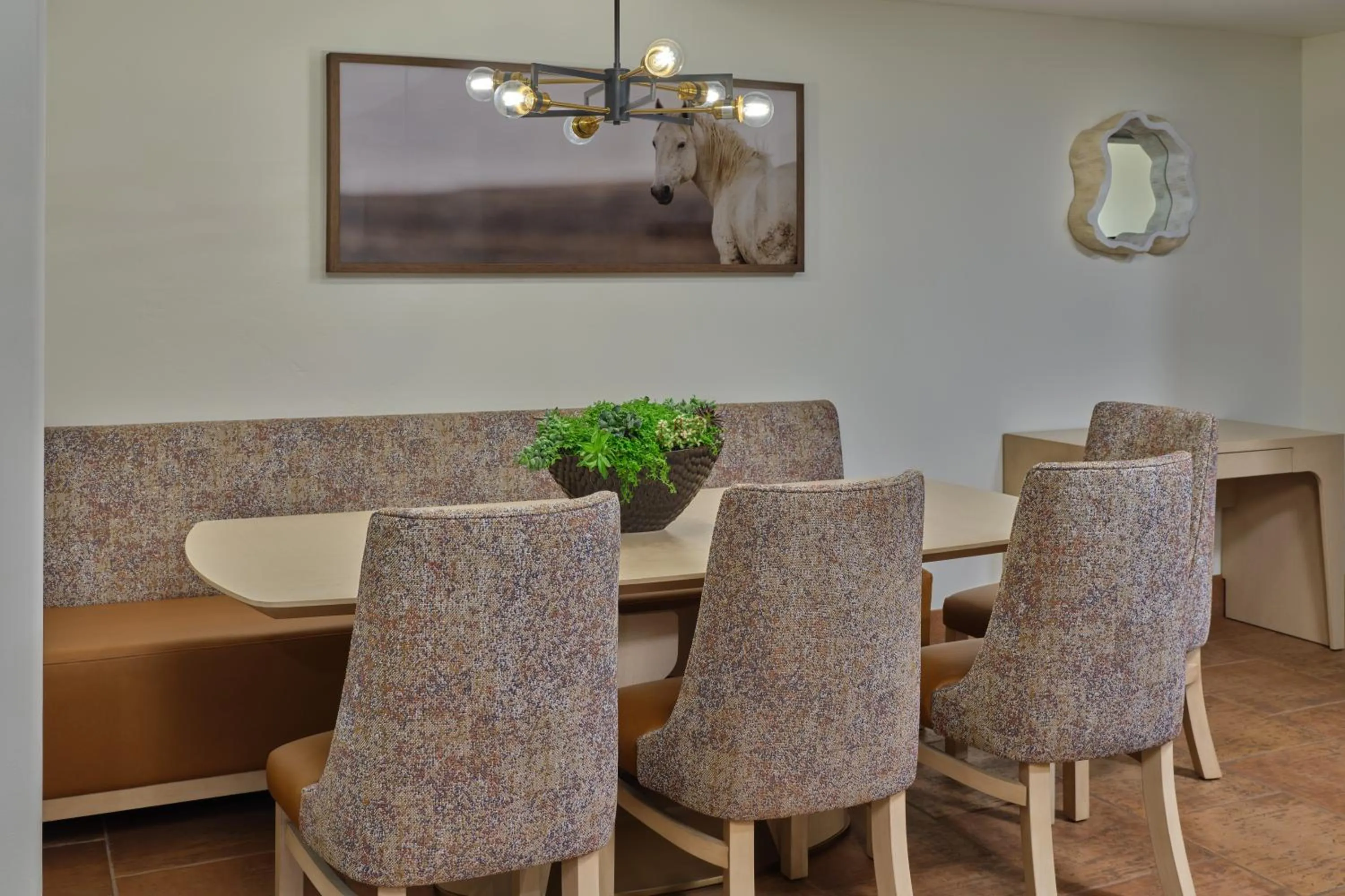 Dining area in Hyatt Vacation Club at Pinon Pointe, Sedona