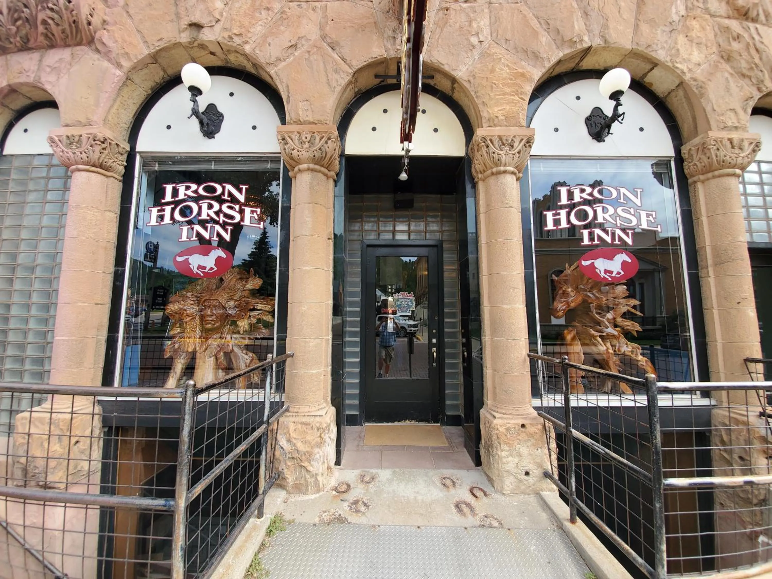 Historic Iron Horse Inn - Deadwood