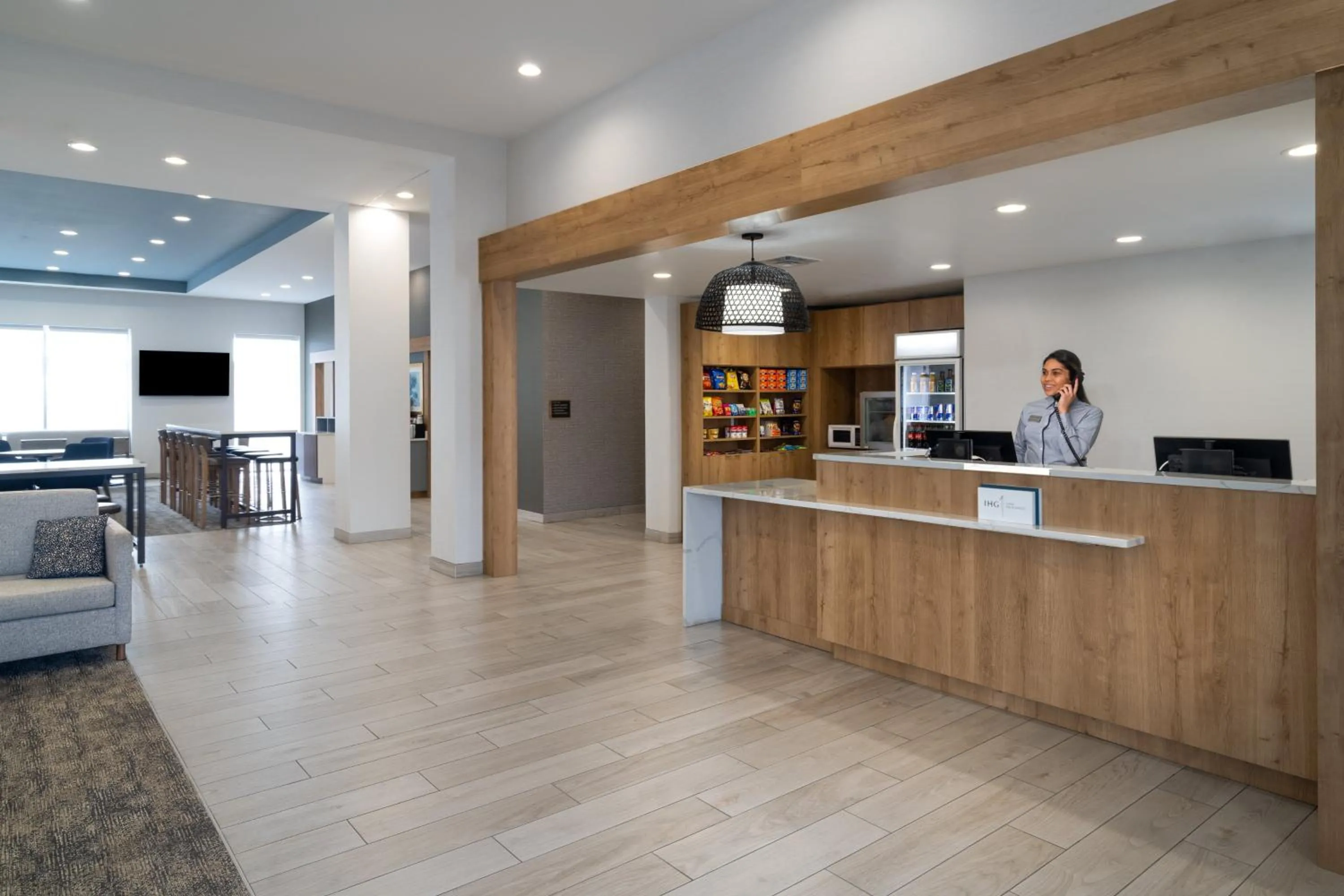 Property building in Staybridge Suites - Louisville - Expo Center by IHG