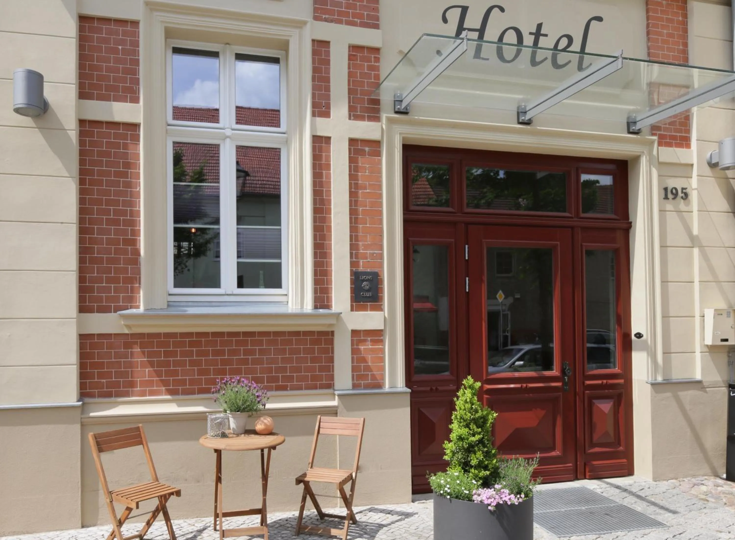 Facade/entrance in Gut Hotel Stadt Beelitz