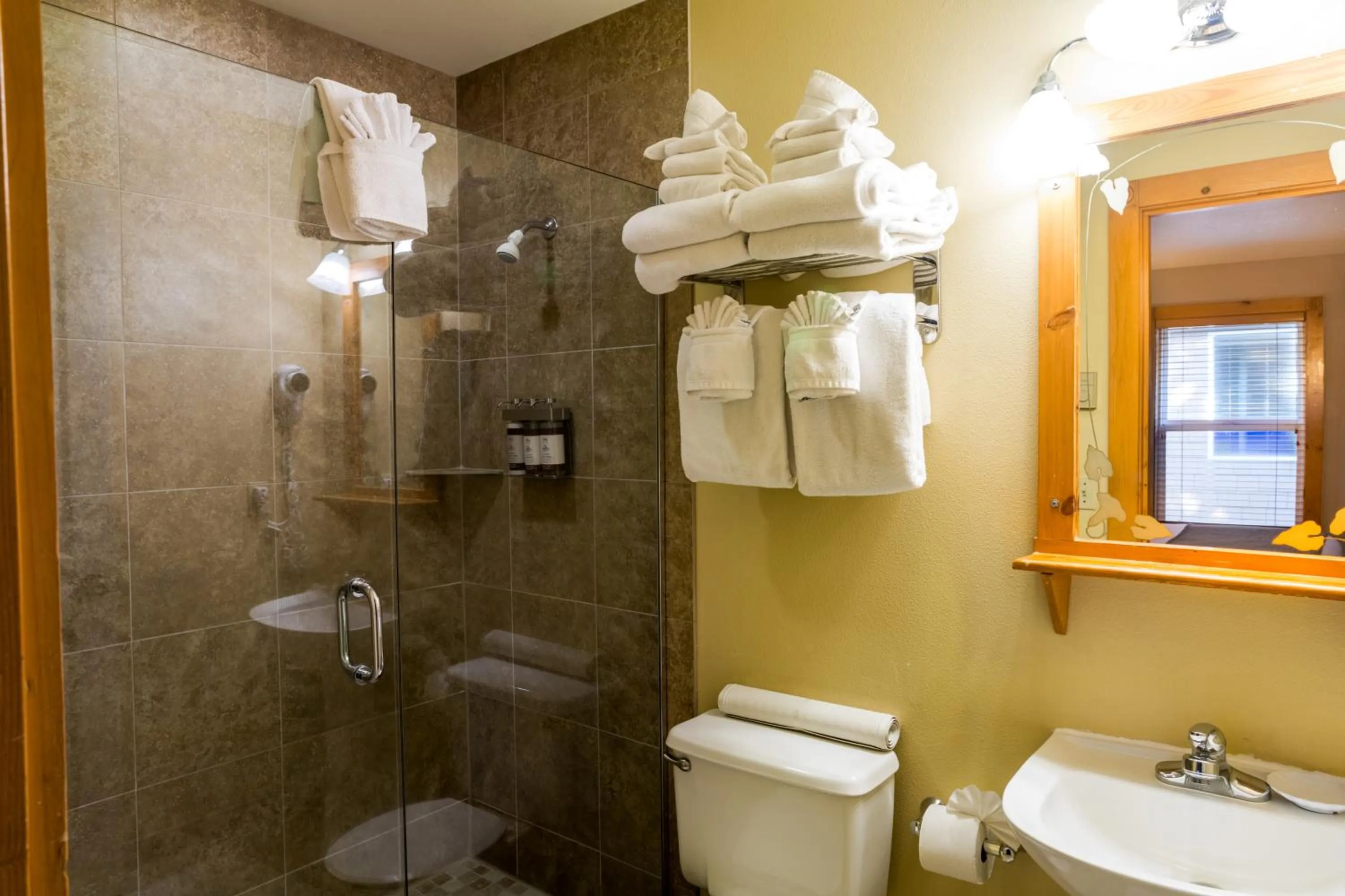 Shower in Lighthouse Inn