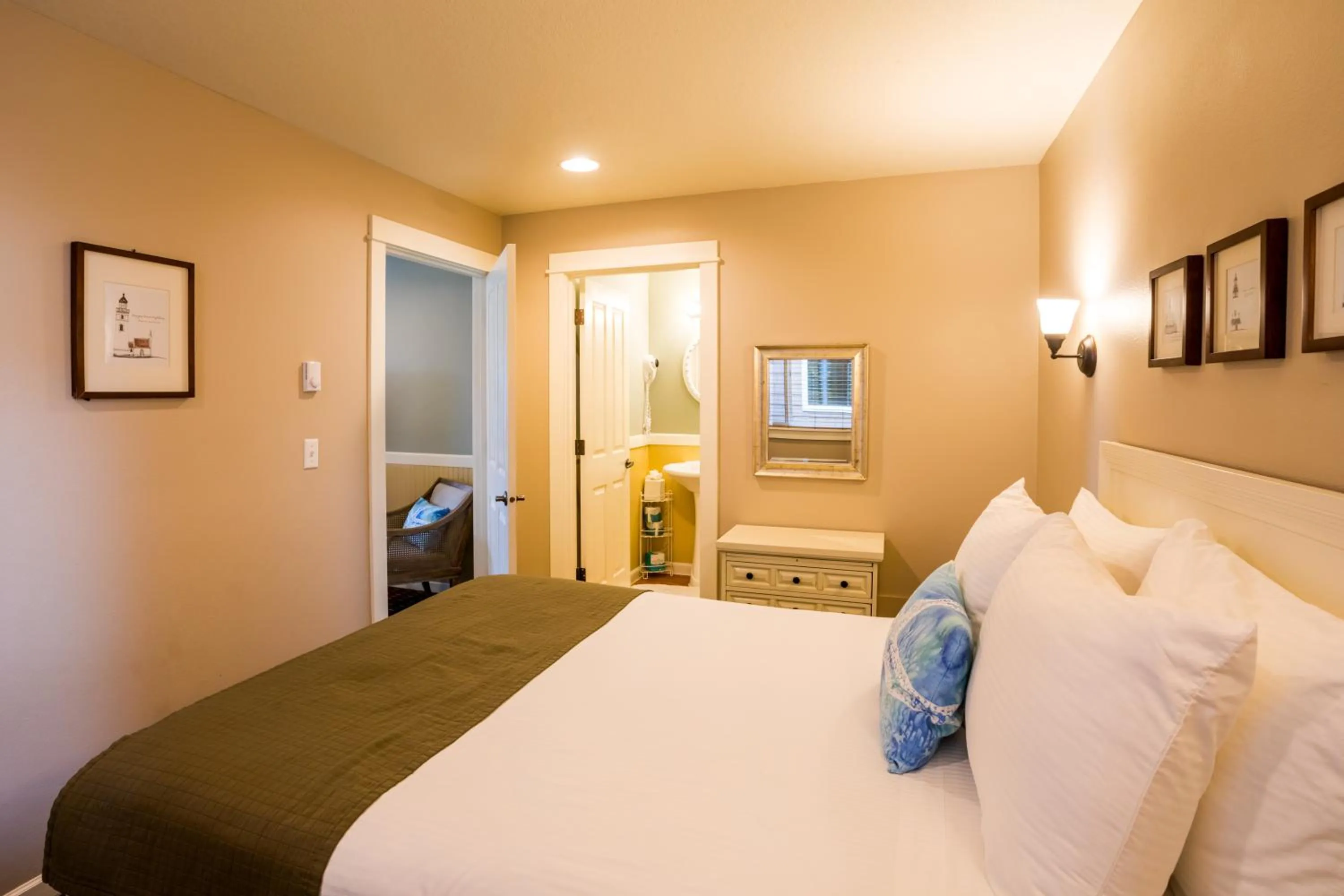 Bed in Lighthouse Inn