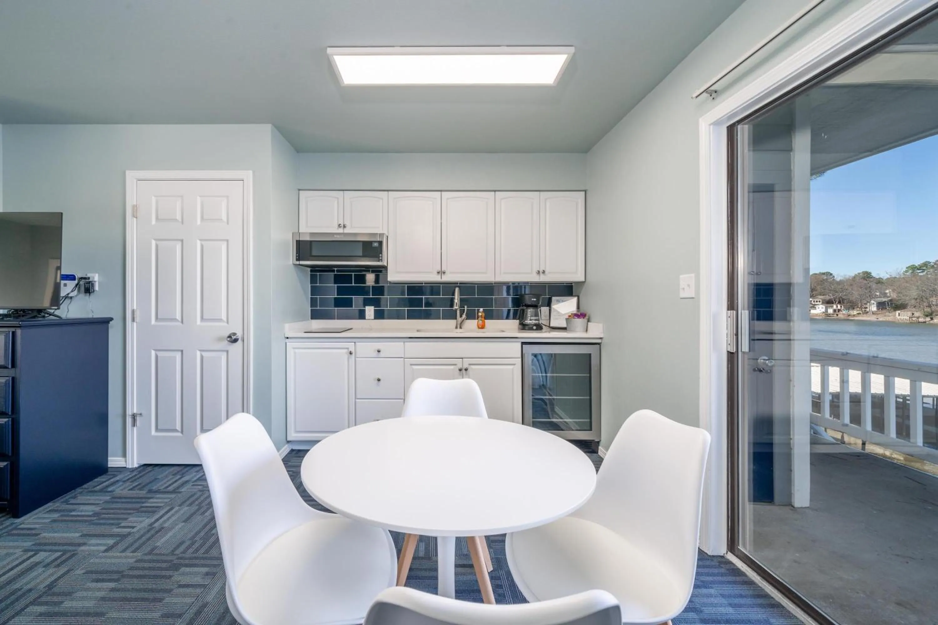 Property building in The Hamilton - Lakefront & Studio Suites, Hot Springs