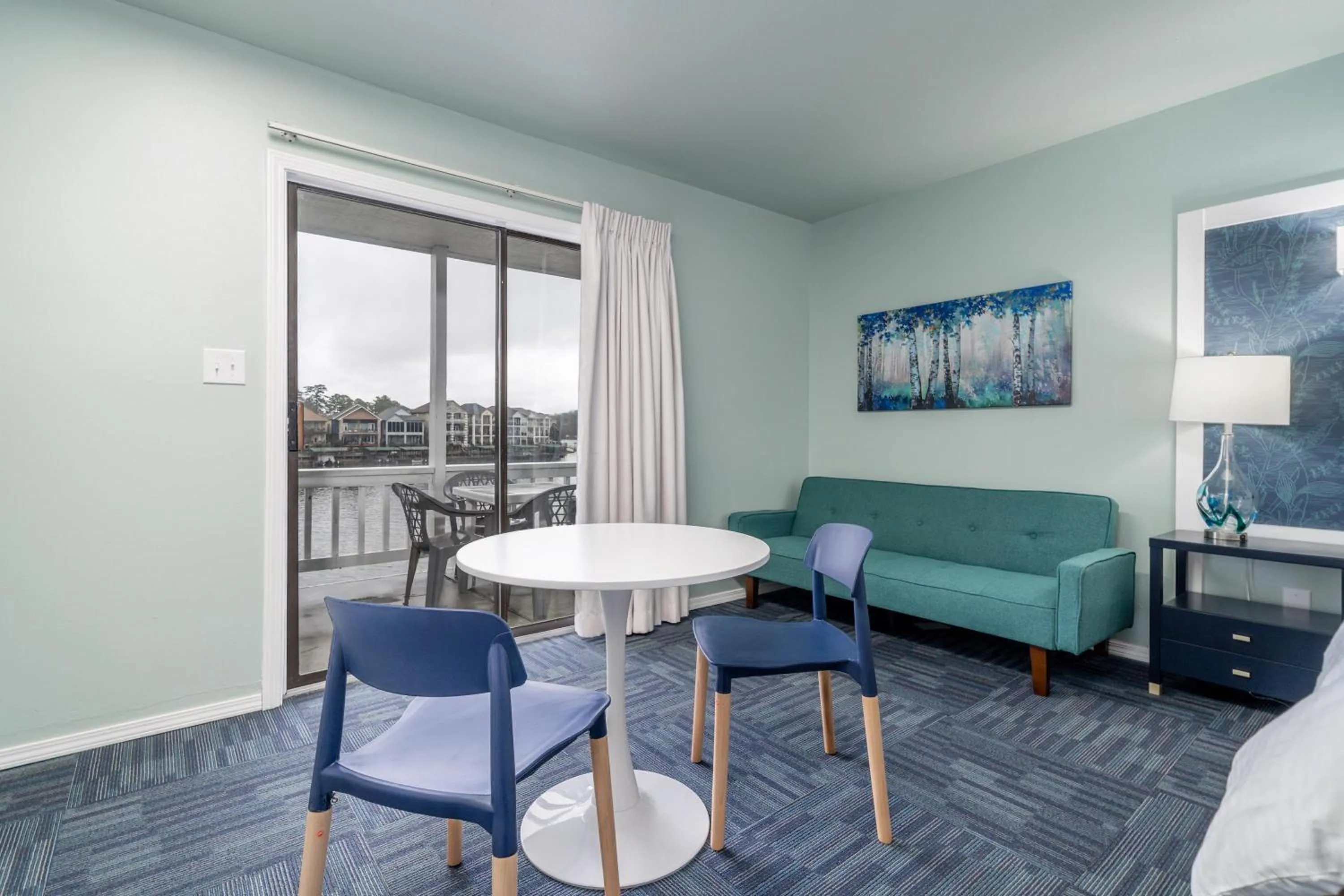 Property building in The Hamilton - Lakefront & Studio Suites, Hot Springs