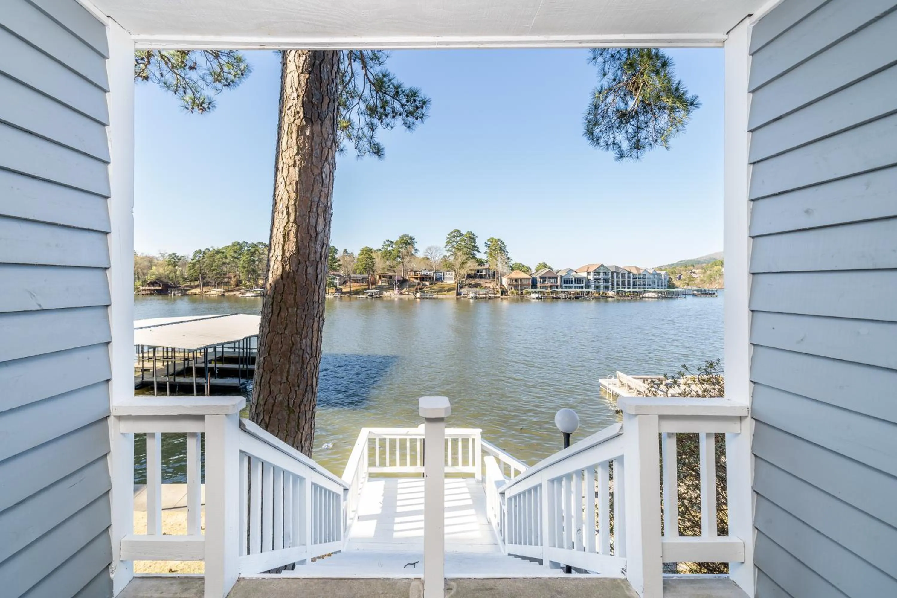 Property building in The Hamilton - Lakefront & Studio Suites, Hot Springs