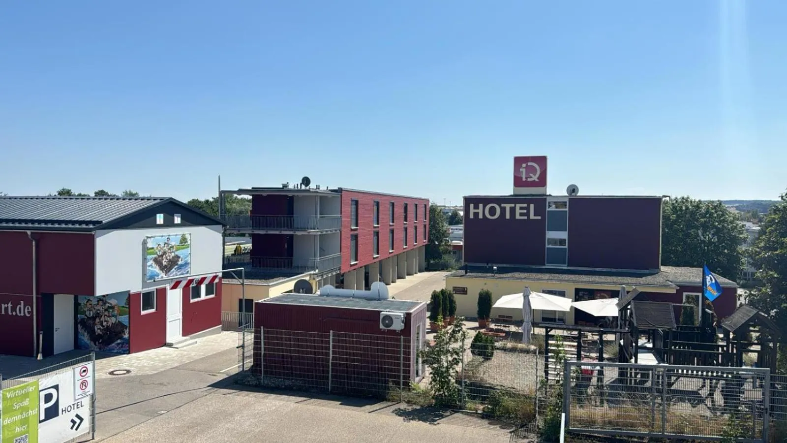 Property building in iQ-Hotel