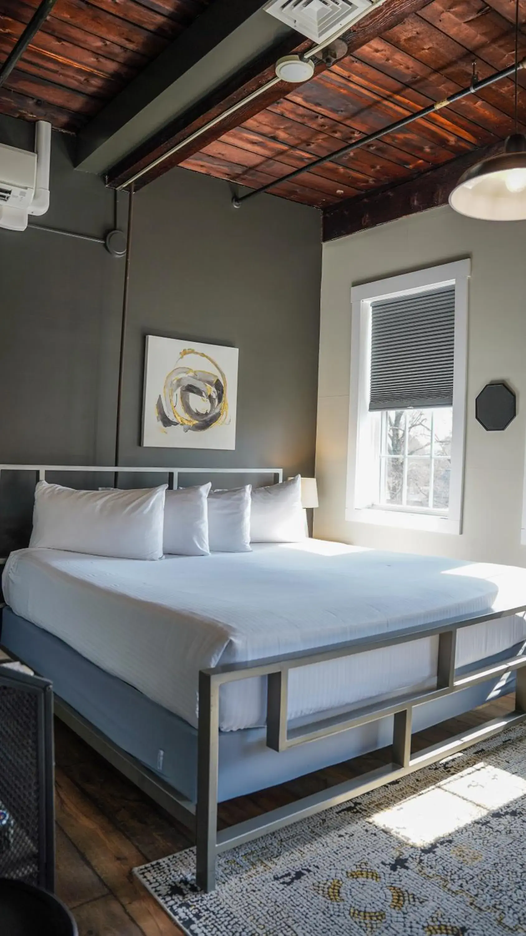 Deluxe King Room in Old Mill Inn Deluxe King Room in Old Mill Inn