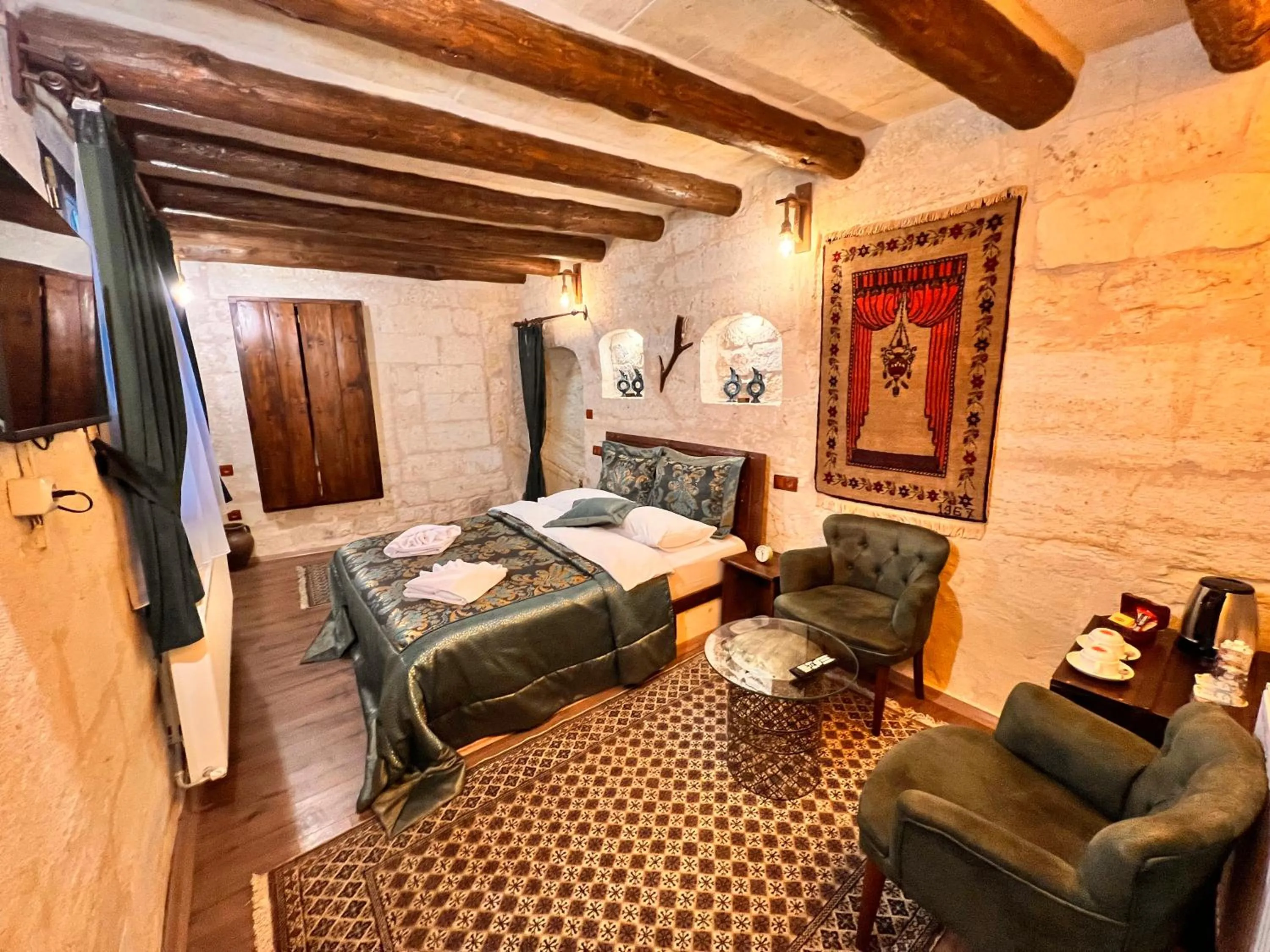 Photo of the whole room, Bed in Shadow Cave House