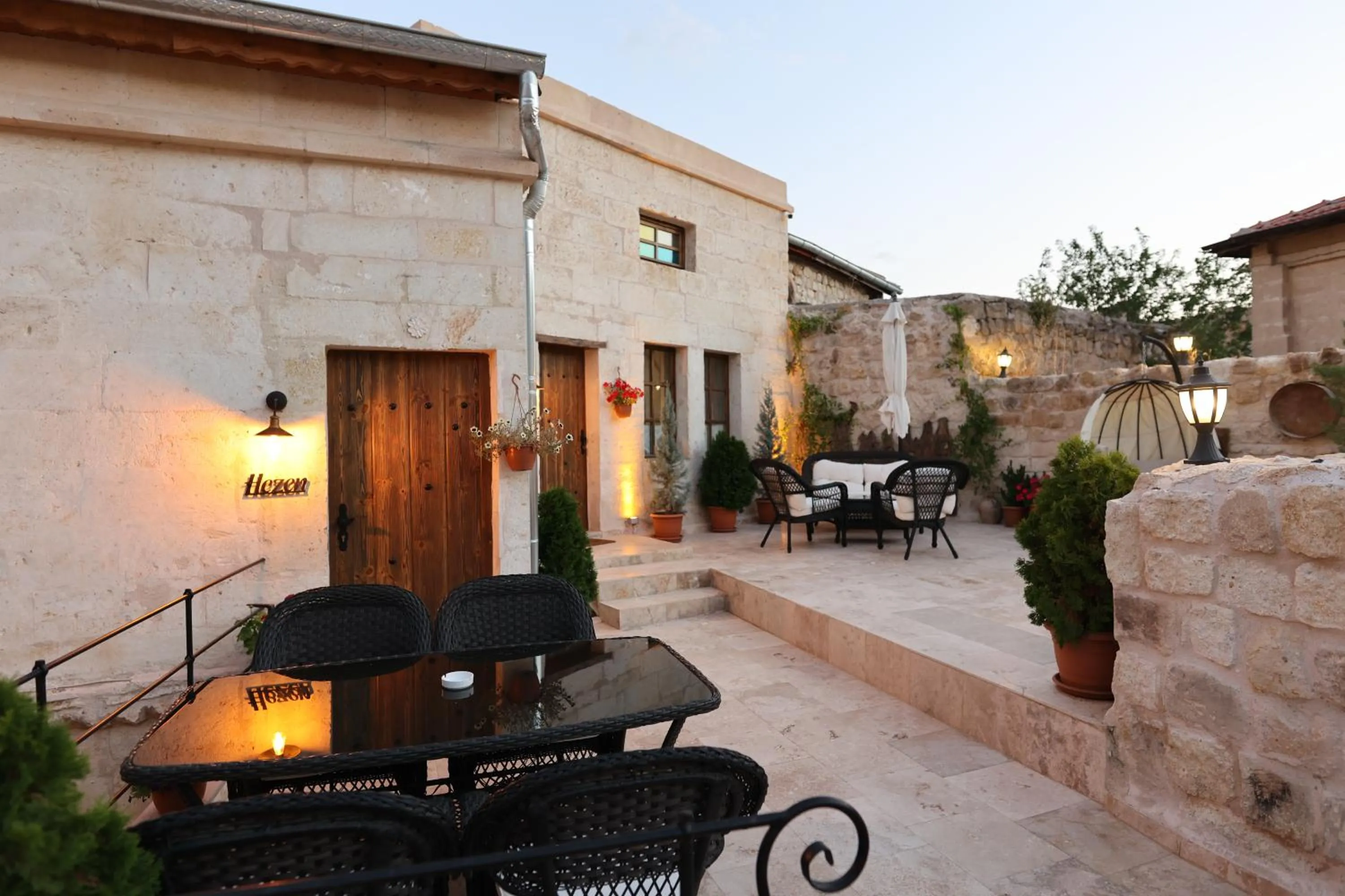 Balcony/Terrace in Shadow Cave House