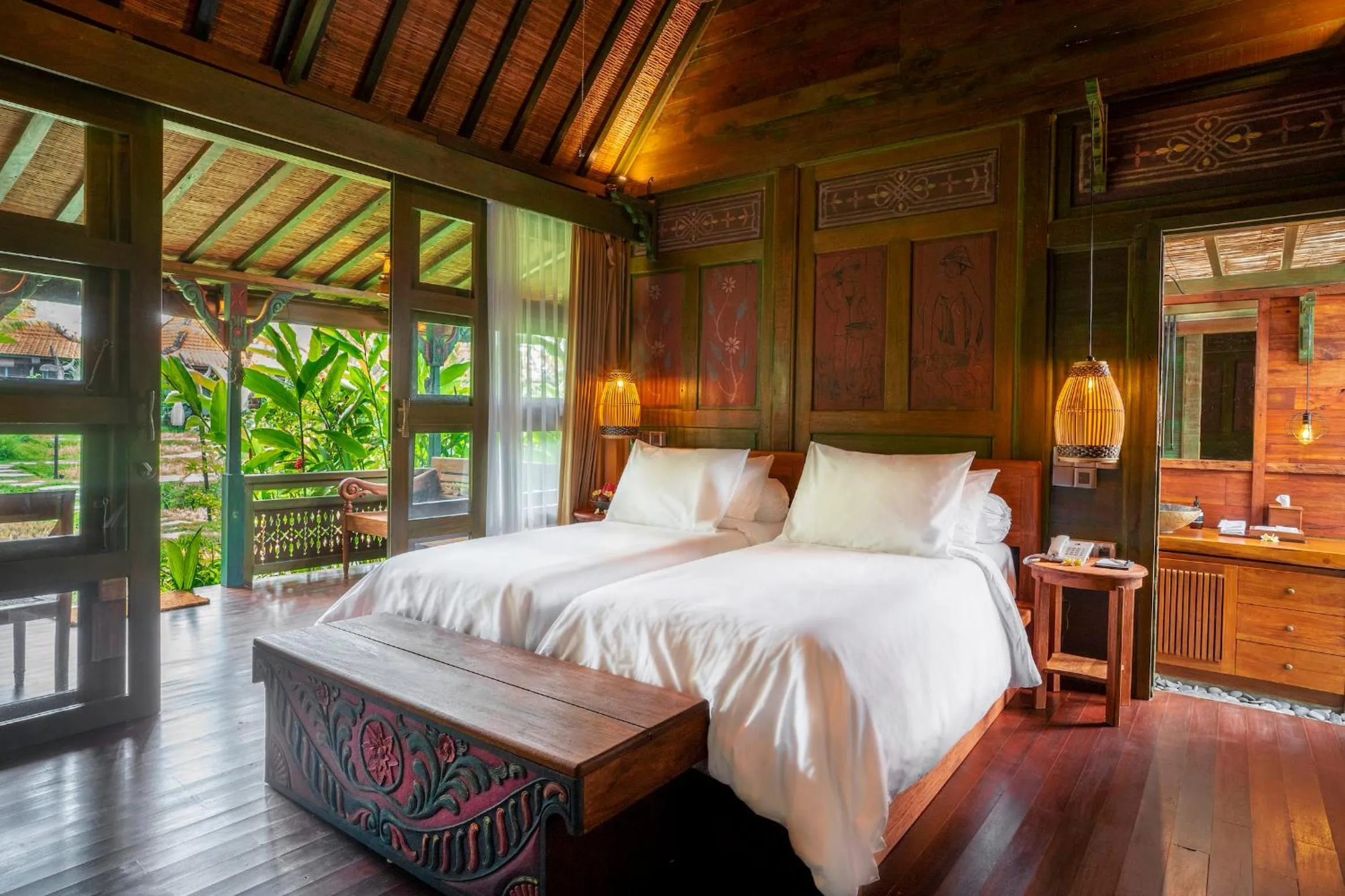 Bed in Arya Arkananta Resort & Spa