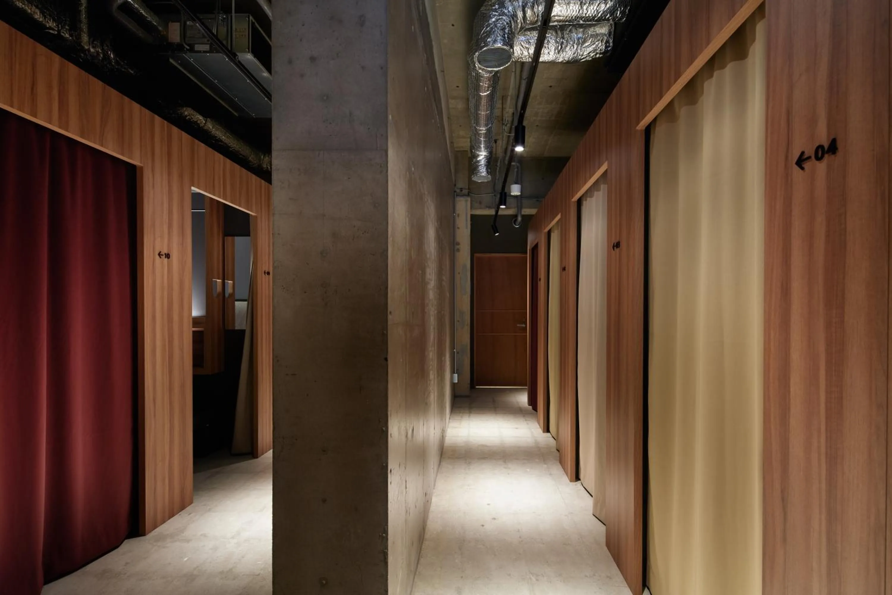 Photo of the whole room in UNPLAN Fukuoka