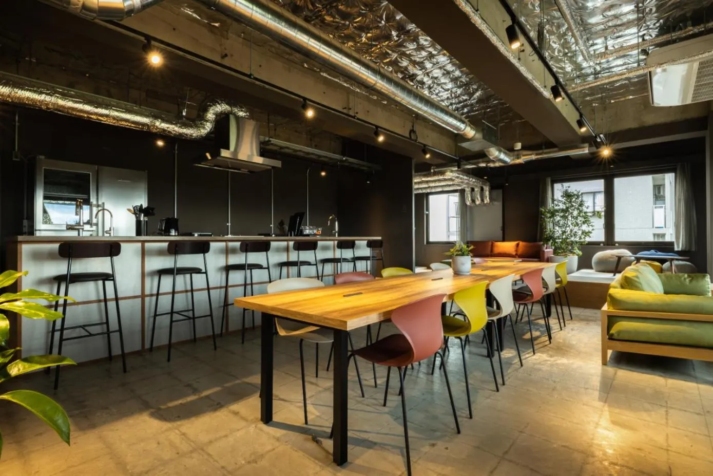 Communal lounge/ TV room in UNPLAN Fukuoka