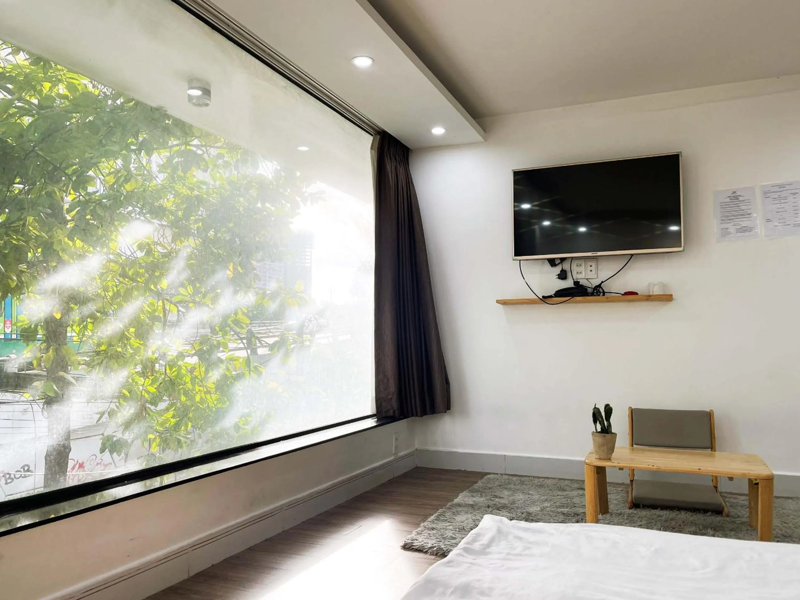 TV and multimedia in J&K Hotel