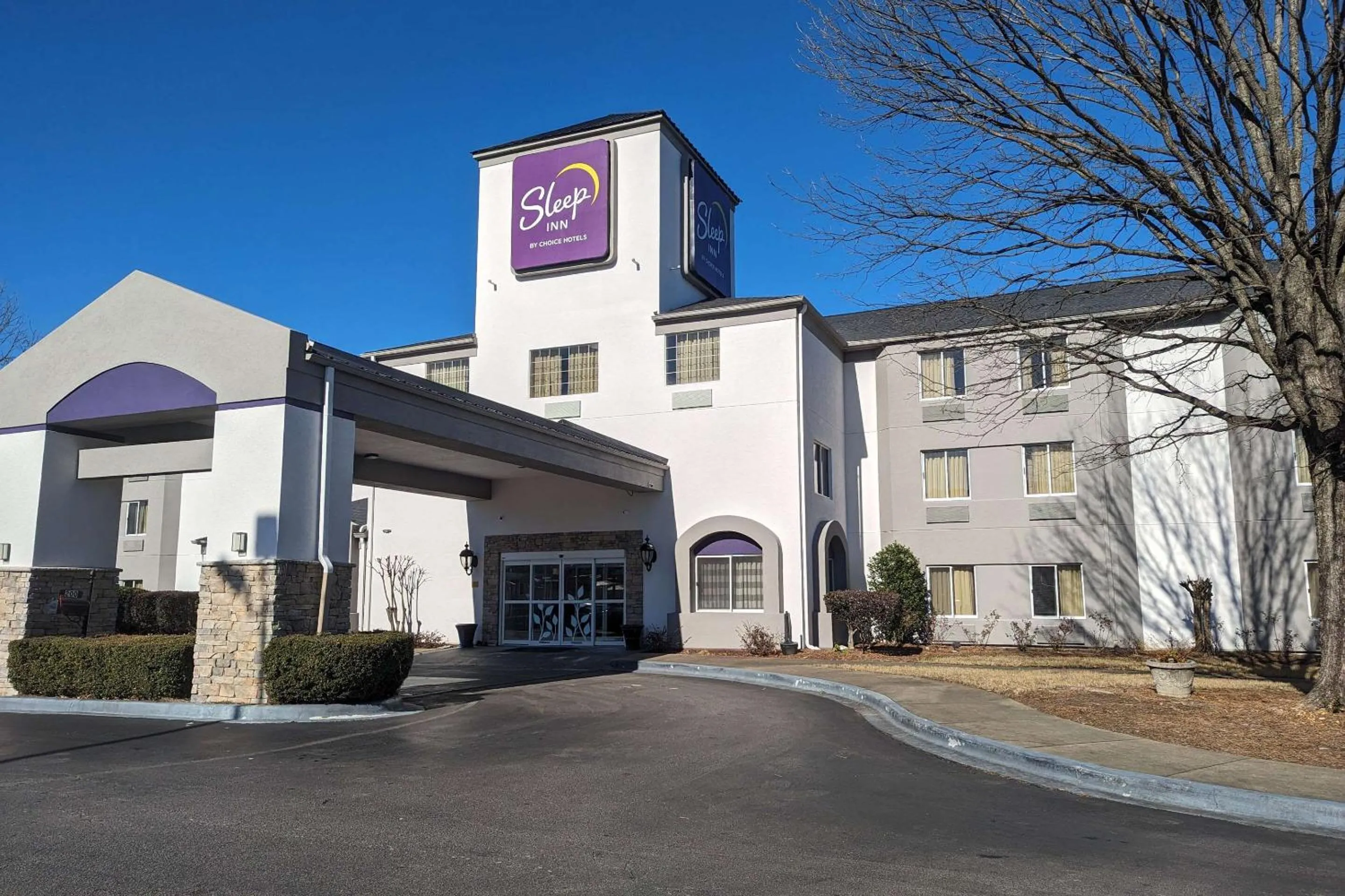 Property building in Sleep Inn Pelham Oak Mountain