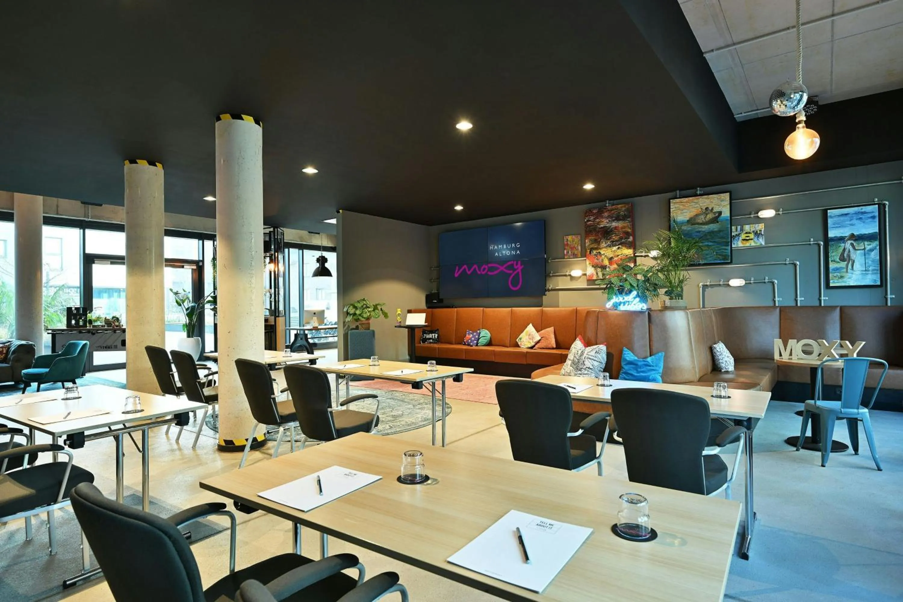 Meeting/conference room in Moxy Hamburg Altona