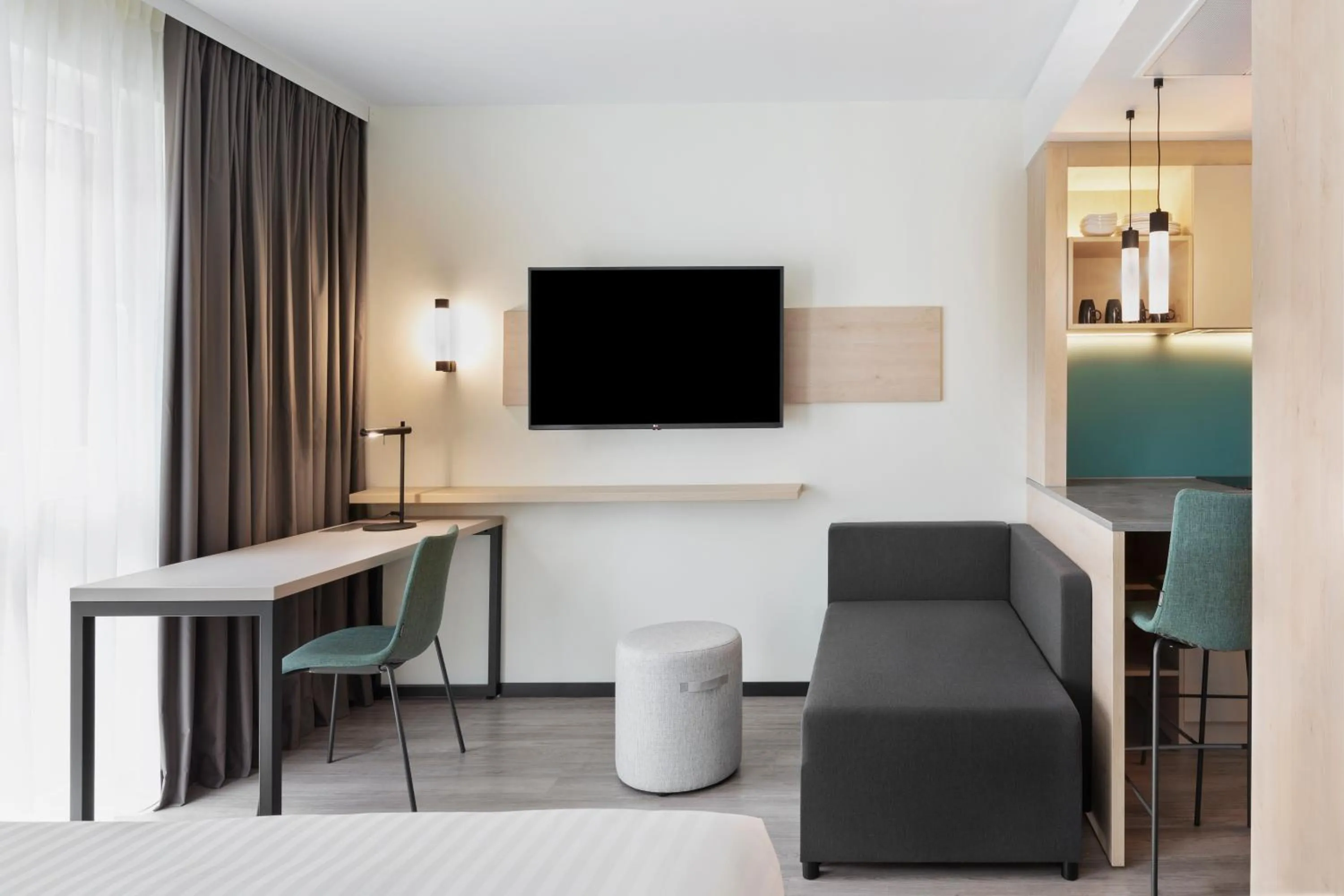 Seating area in Residence Inn by Marriott Hamburg Altona
