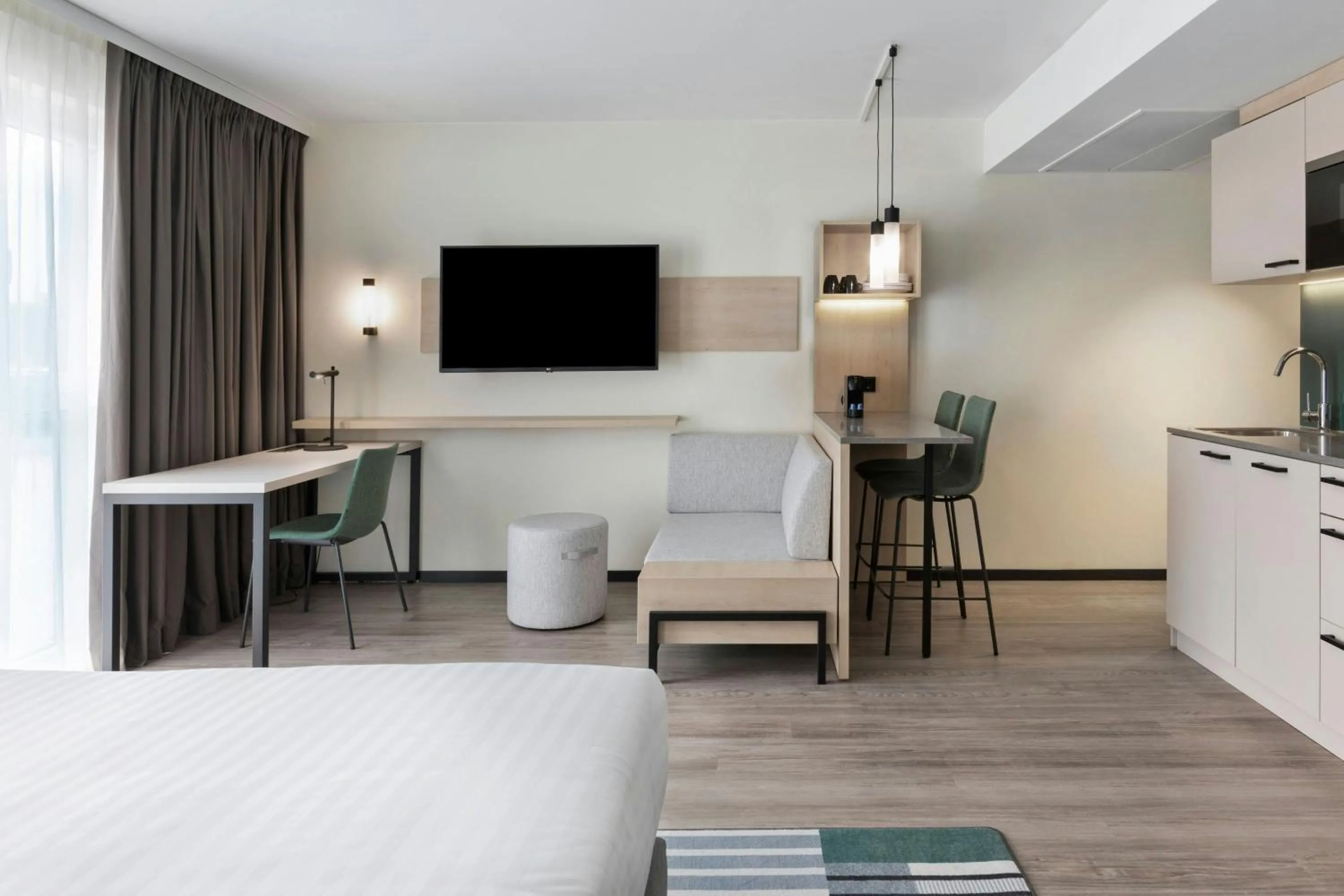 Photo of the whole room in Residence Inn by Marriott Hamburg Altona