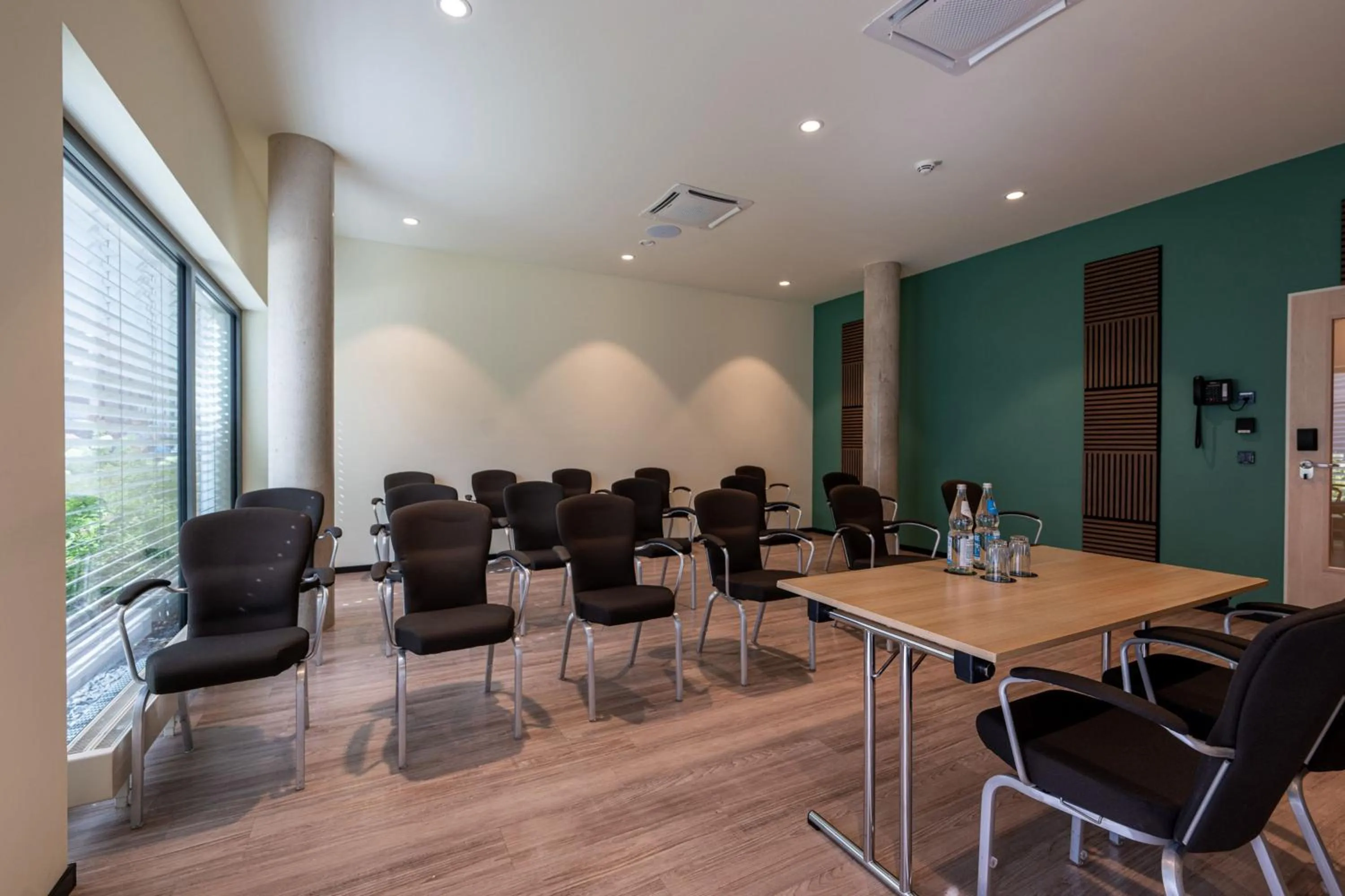 Meeting/conference room in Residence Inn by Marriott Hamburg Altona