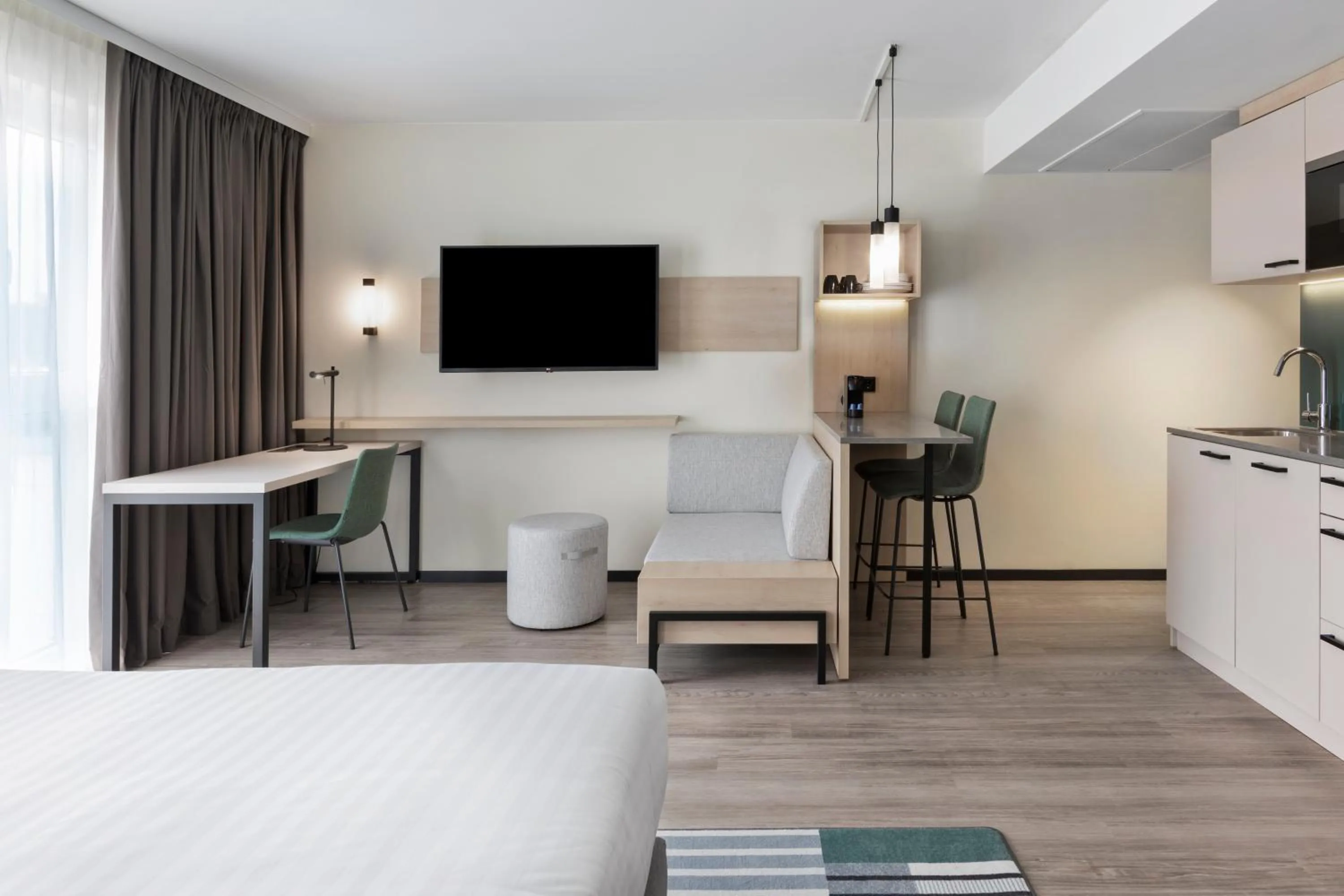 Seating area in Residence Inn by Marriott Hamburg Altona