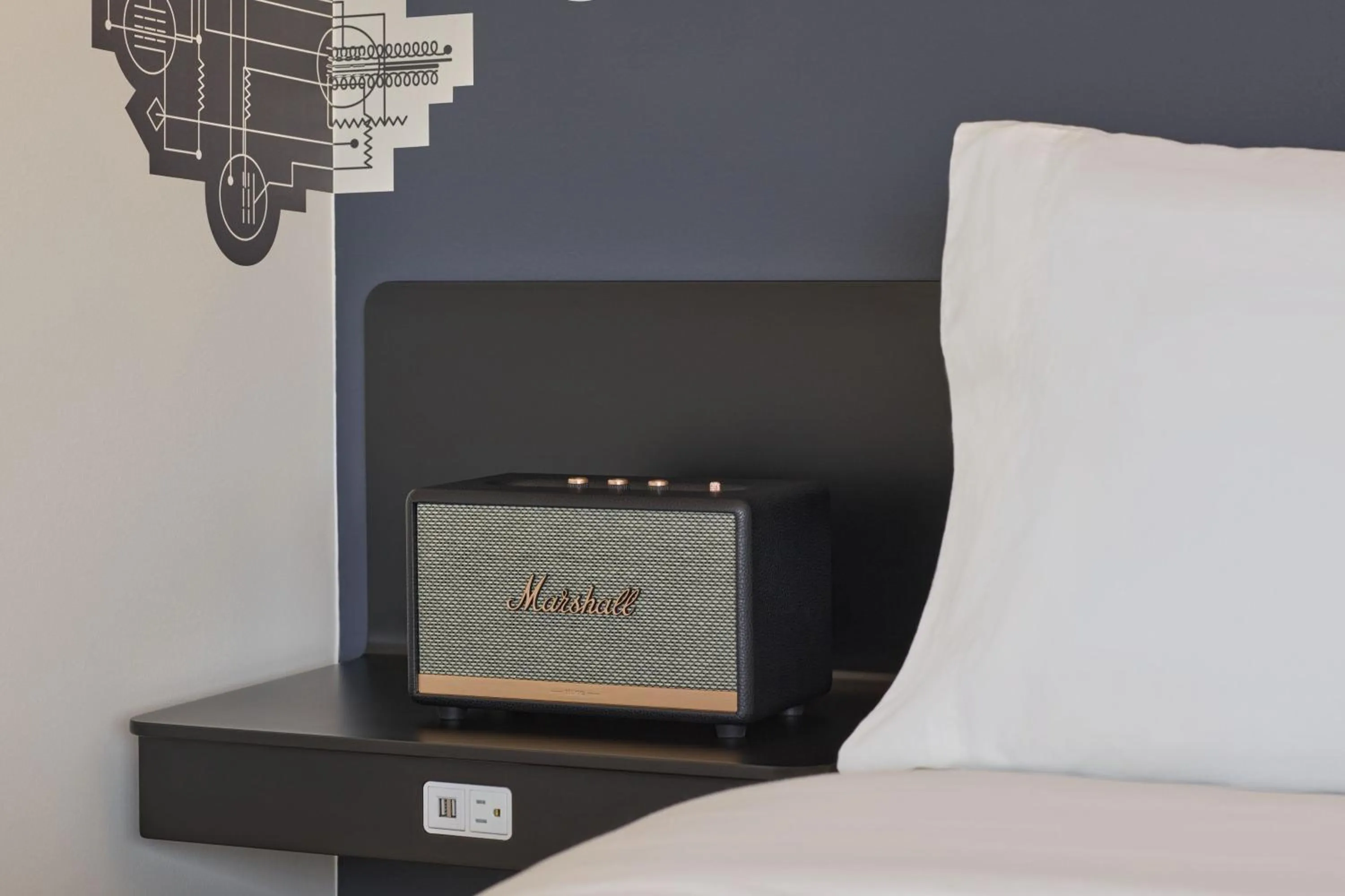 Photo of the whole room in Aloft Trophy Club Westlake