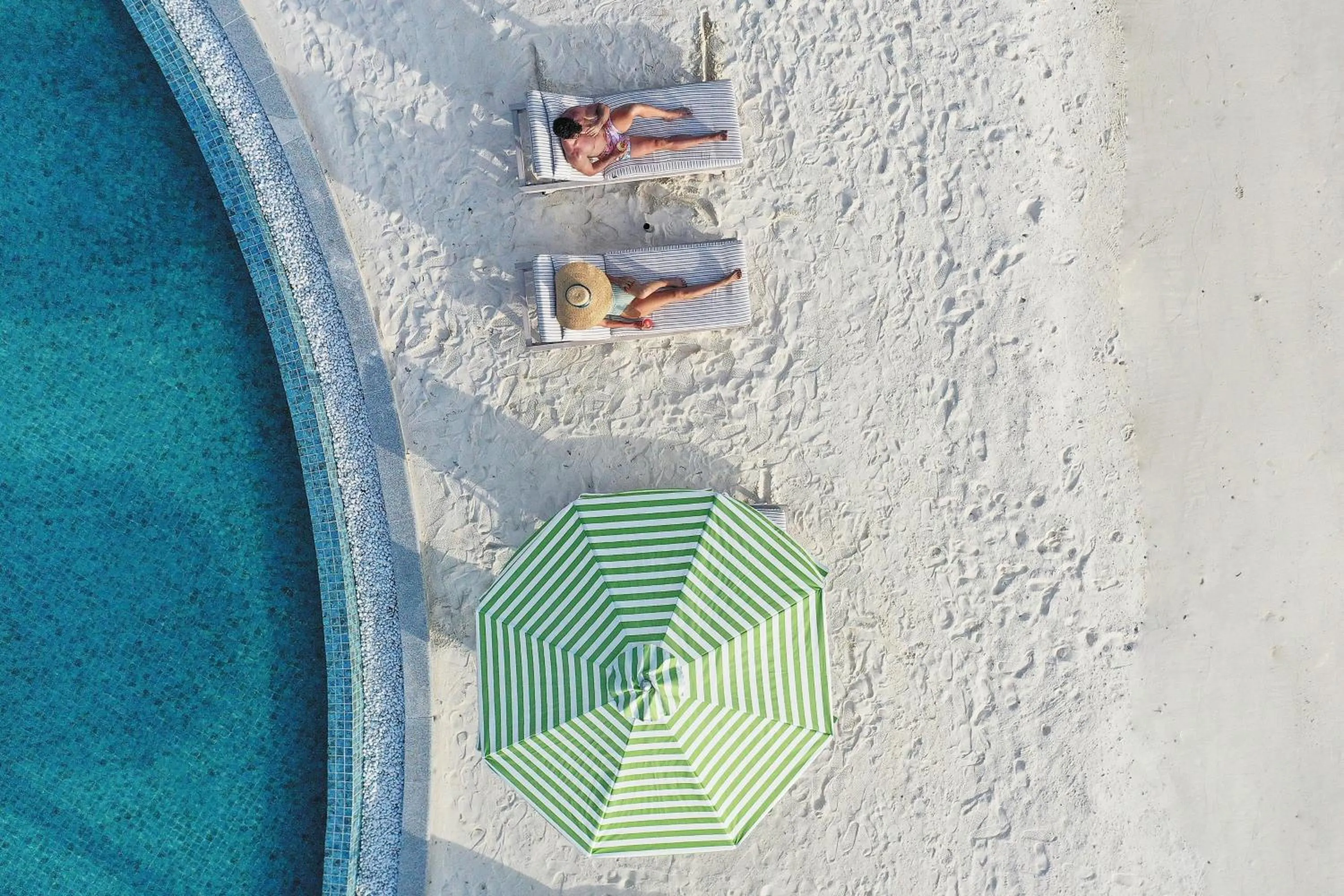 Beach in Le Meridien Maldives Resort & Spa