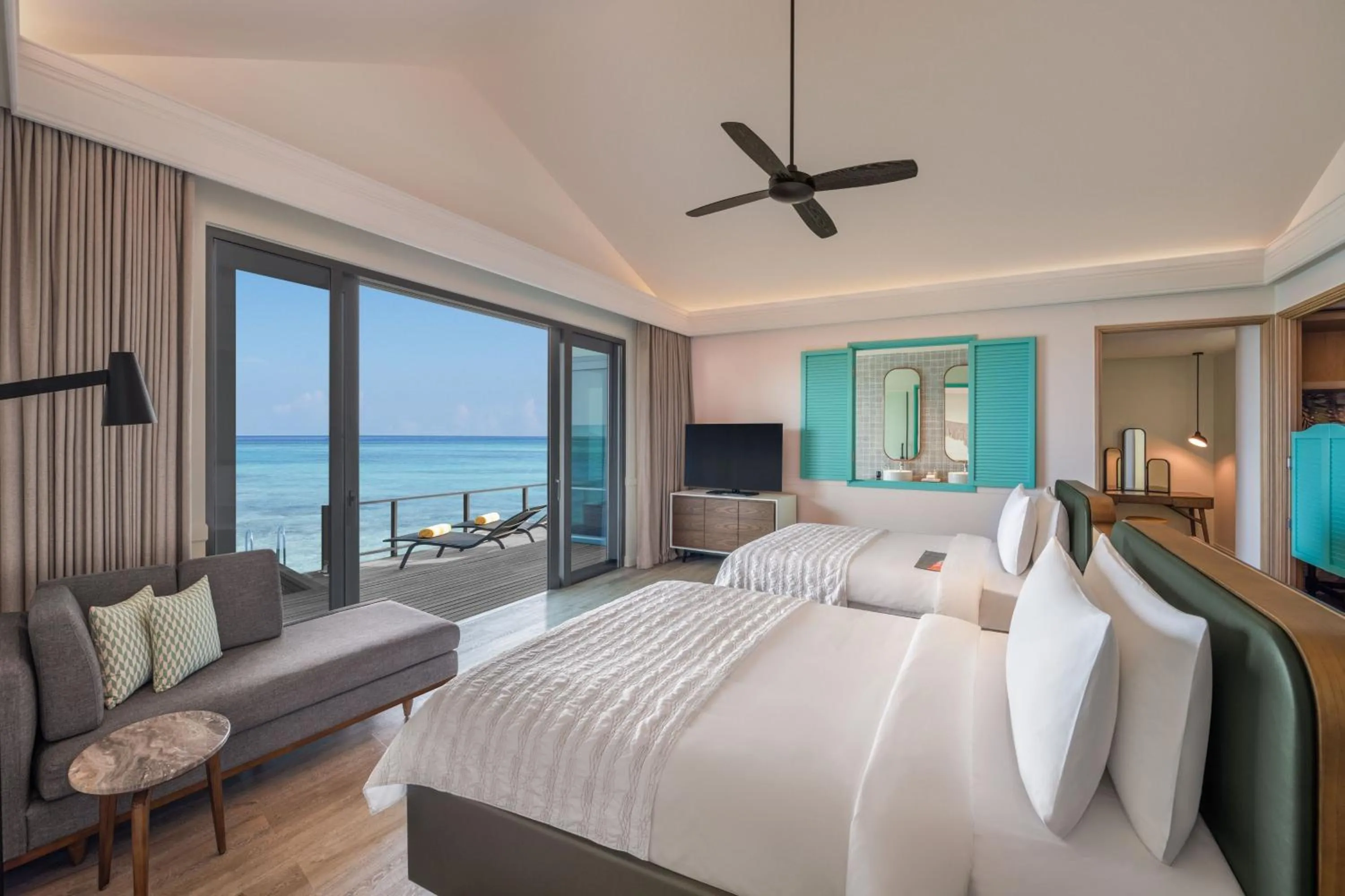 Bedroom, Bed in Le Meridien Maldives Resort & Spa