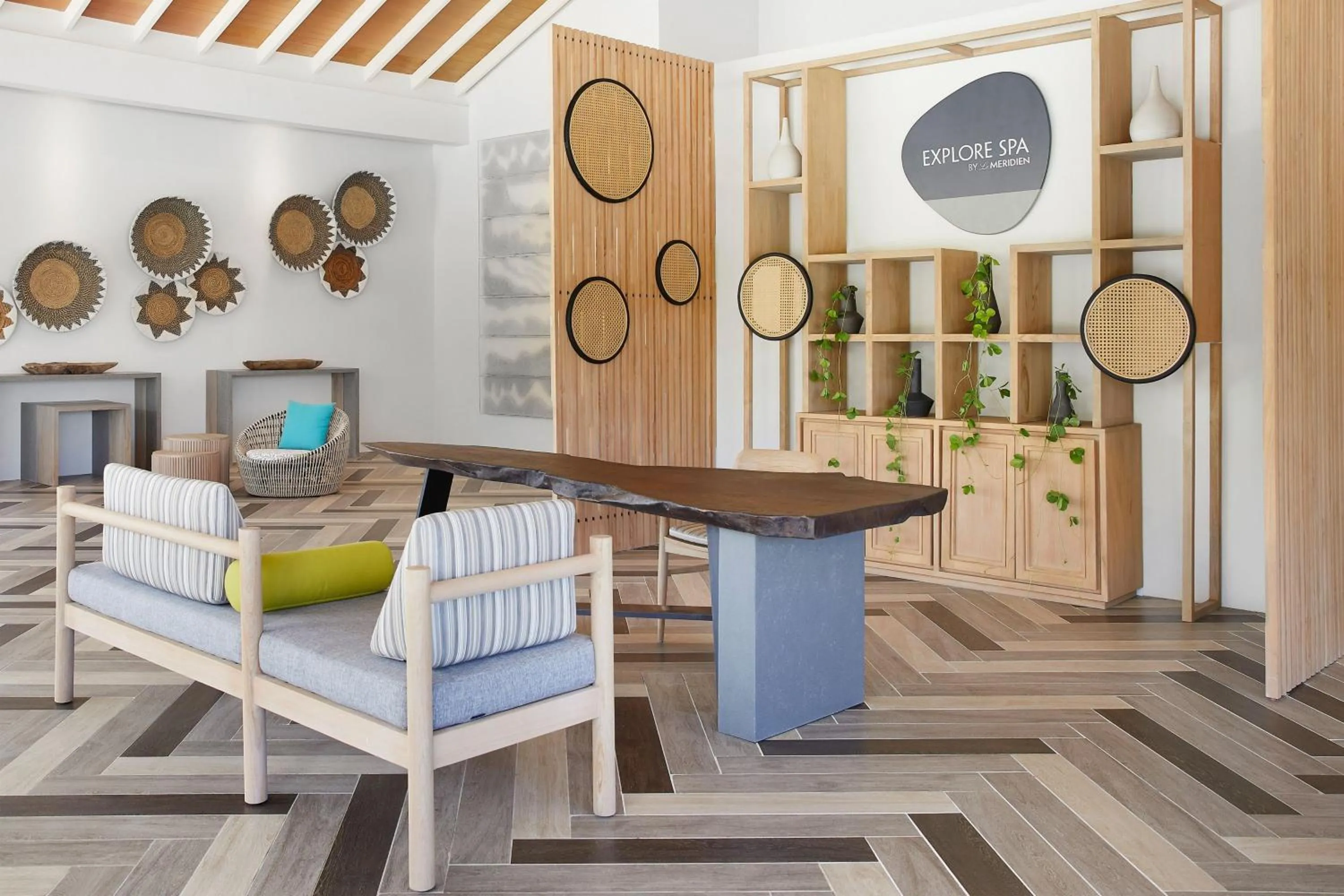 Lobby or reception in Le Meridien Maldives Resort & Spa