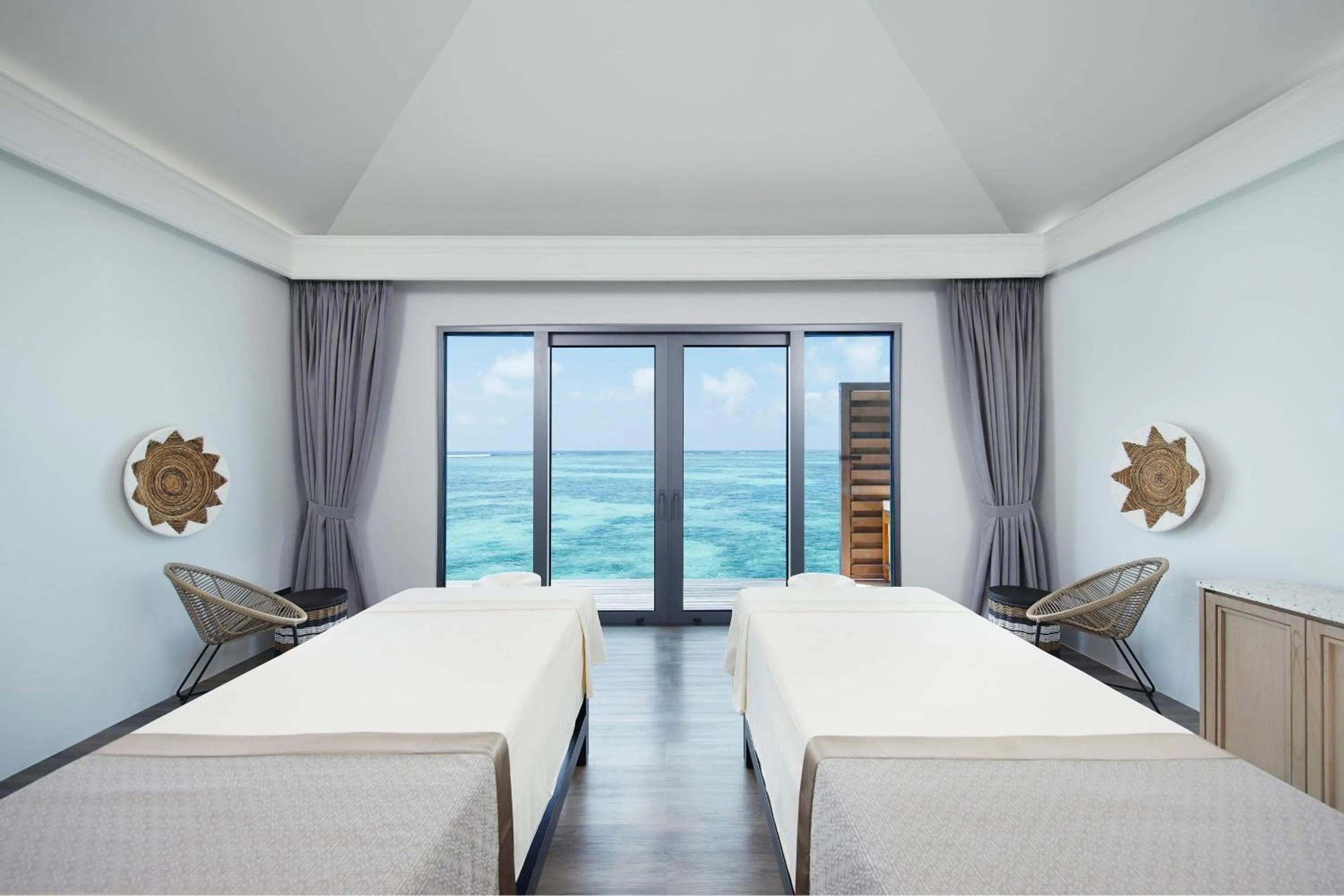 Spa and wellness centre/facilities, Bed in Le Meridien Maldives Resort & Spa