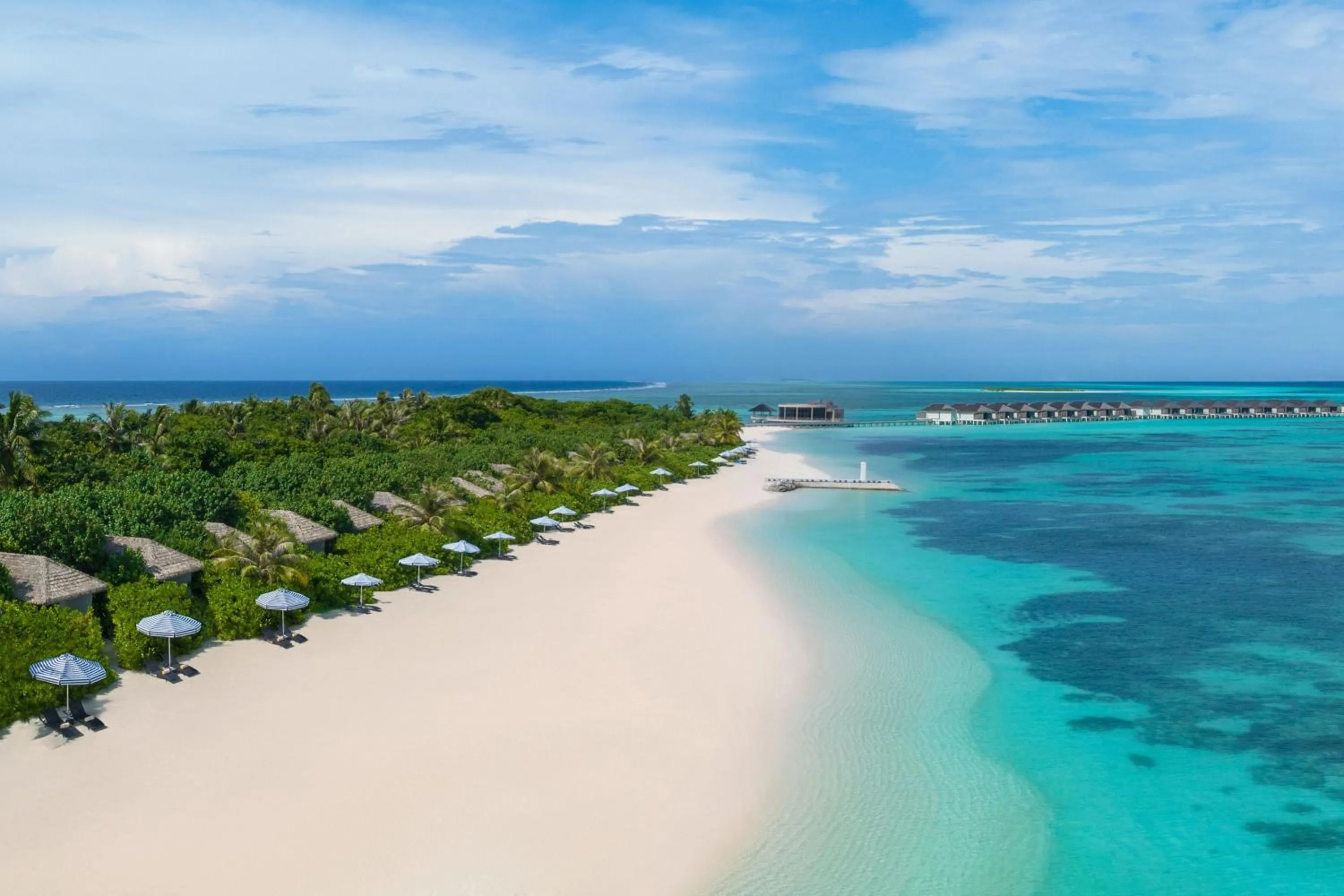 Beach in Le Meridien Maldives Resort & Spa