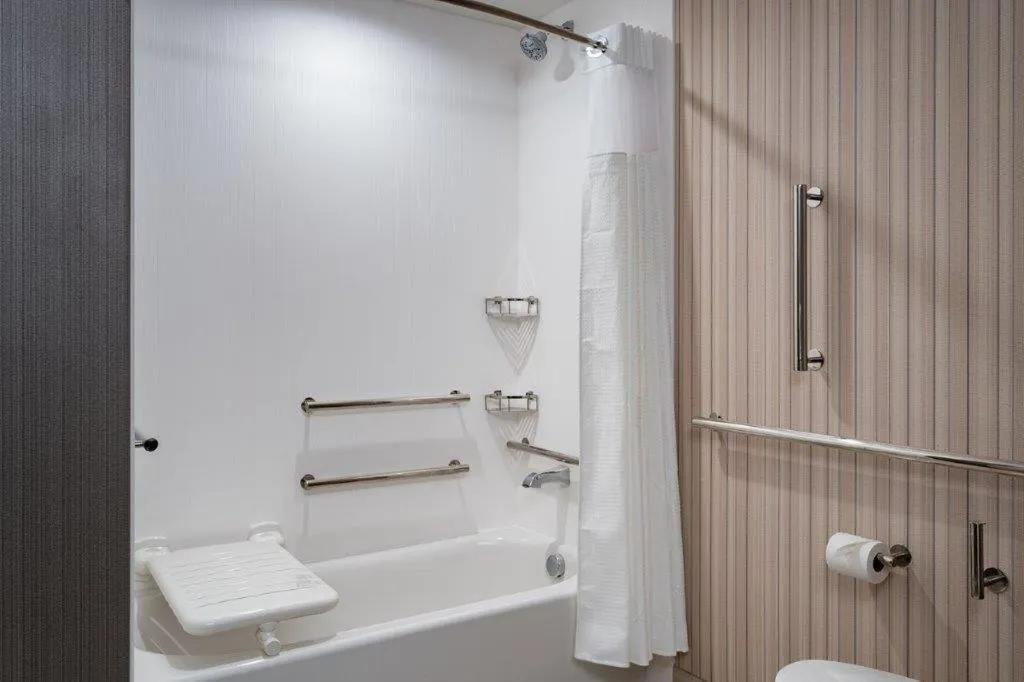 Bathroom in Courtyard by Marriott Port St. Lucie Tradition