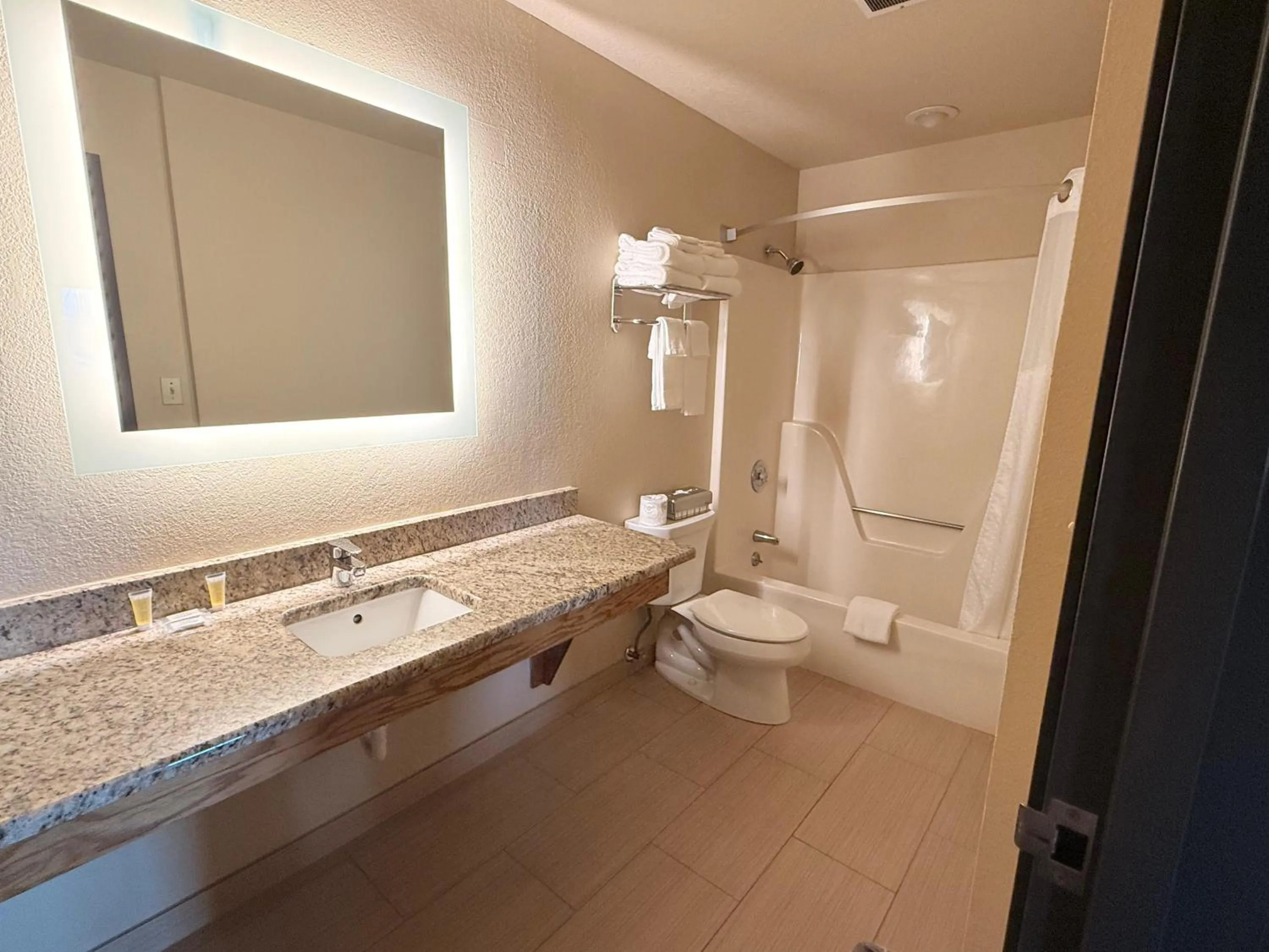 Super 8 by Wyndham Macon