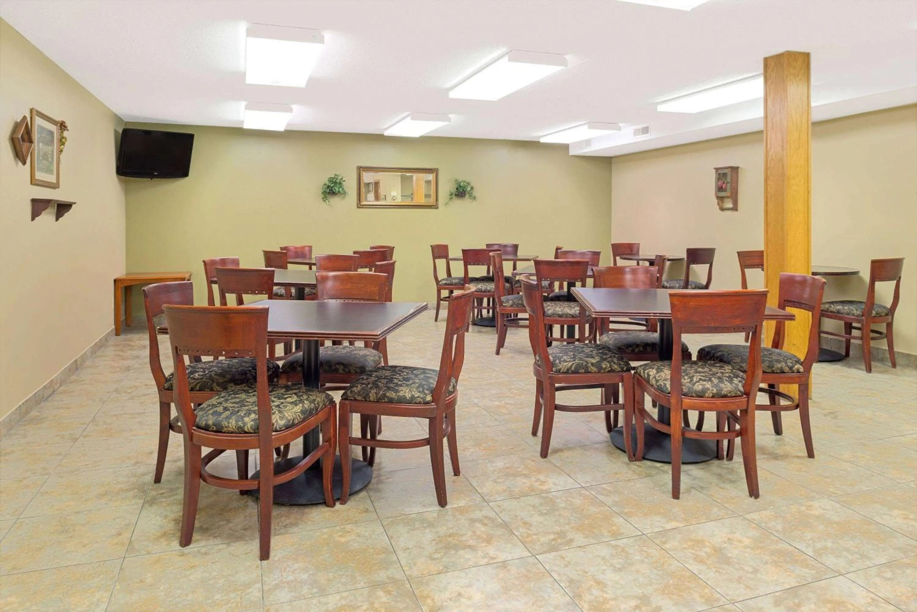 Other in Super 8 by Wyndham St. Clair MO