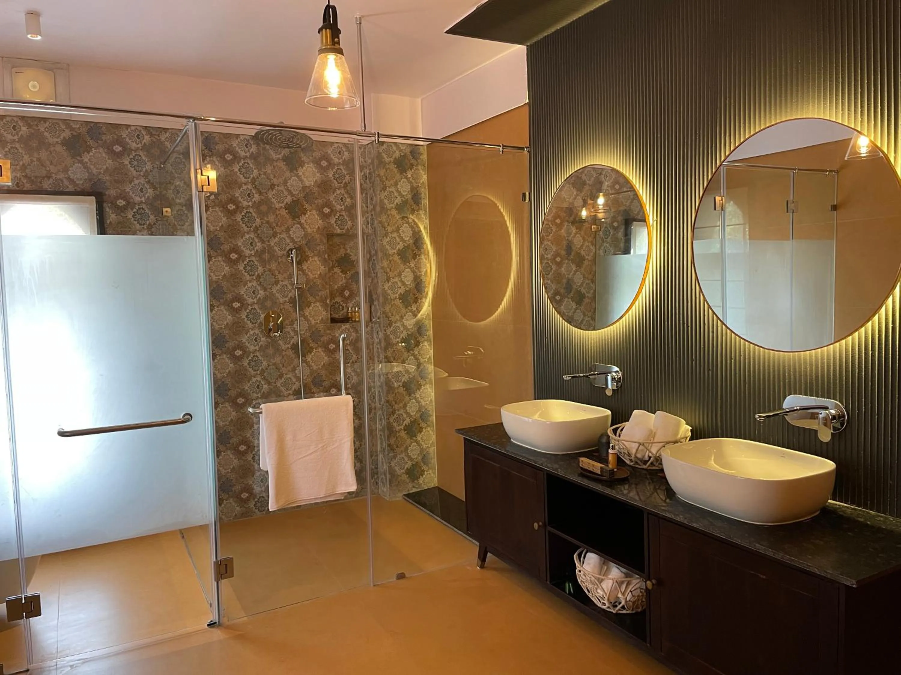 Bathroom in The Postcard Gir Wildlife Sanctuary