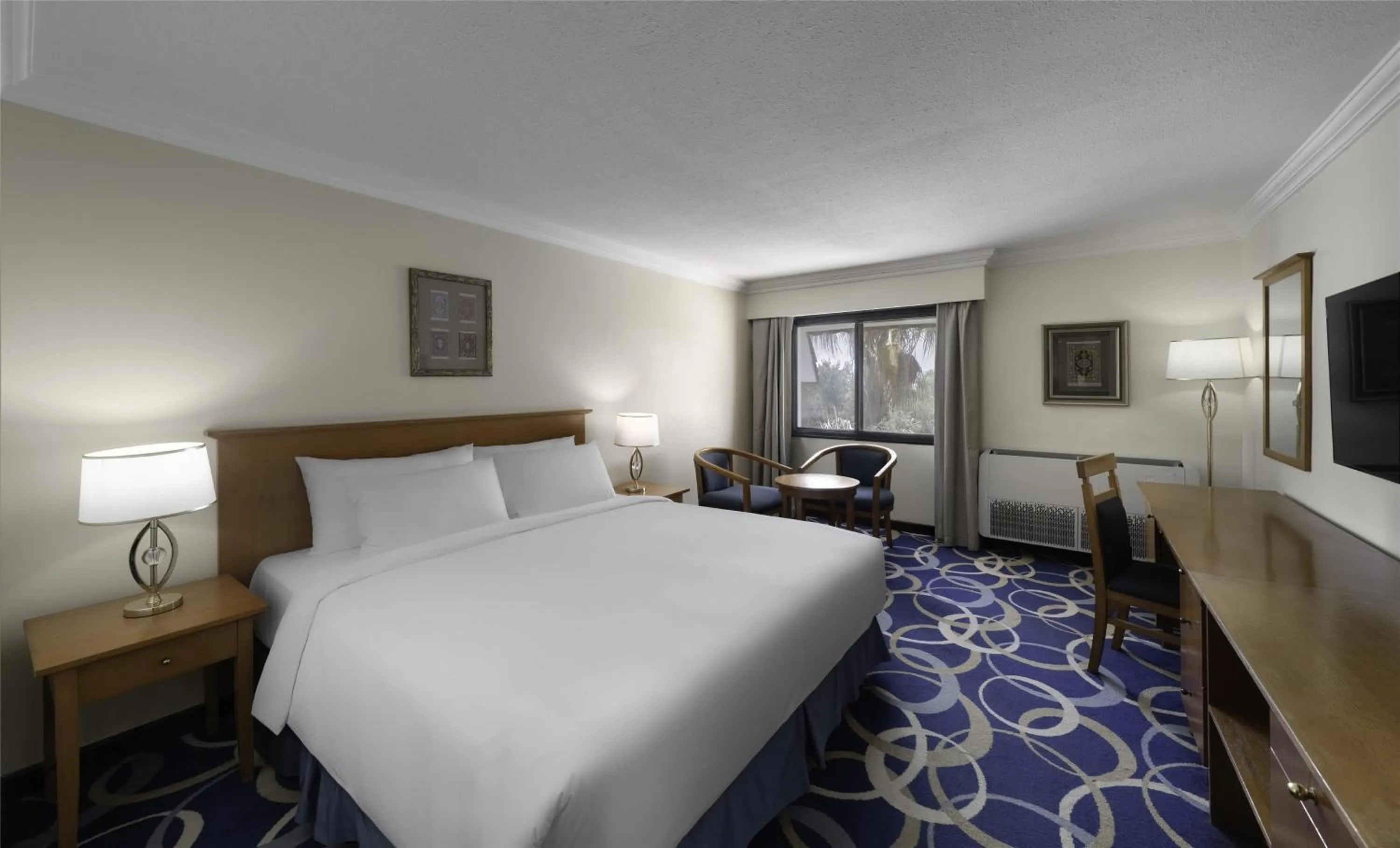 Bedroom, Bed in Radisson Blu Hotel, Yanbu